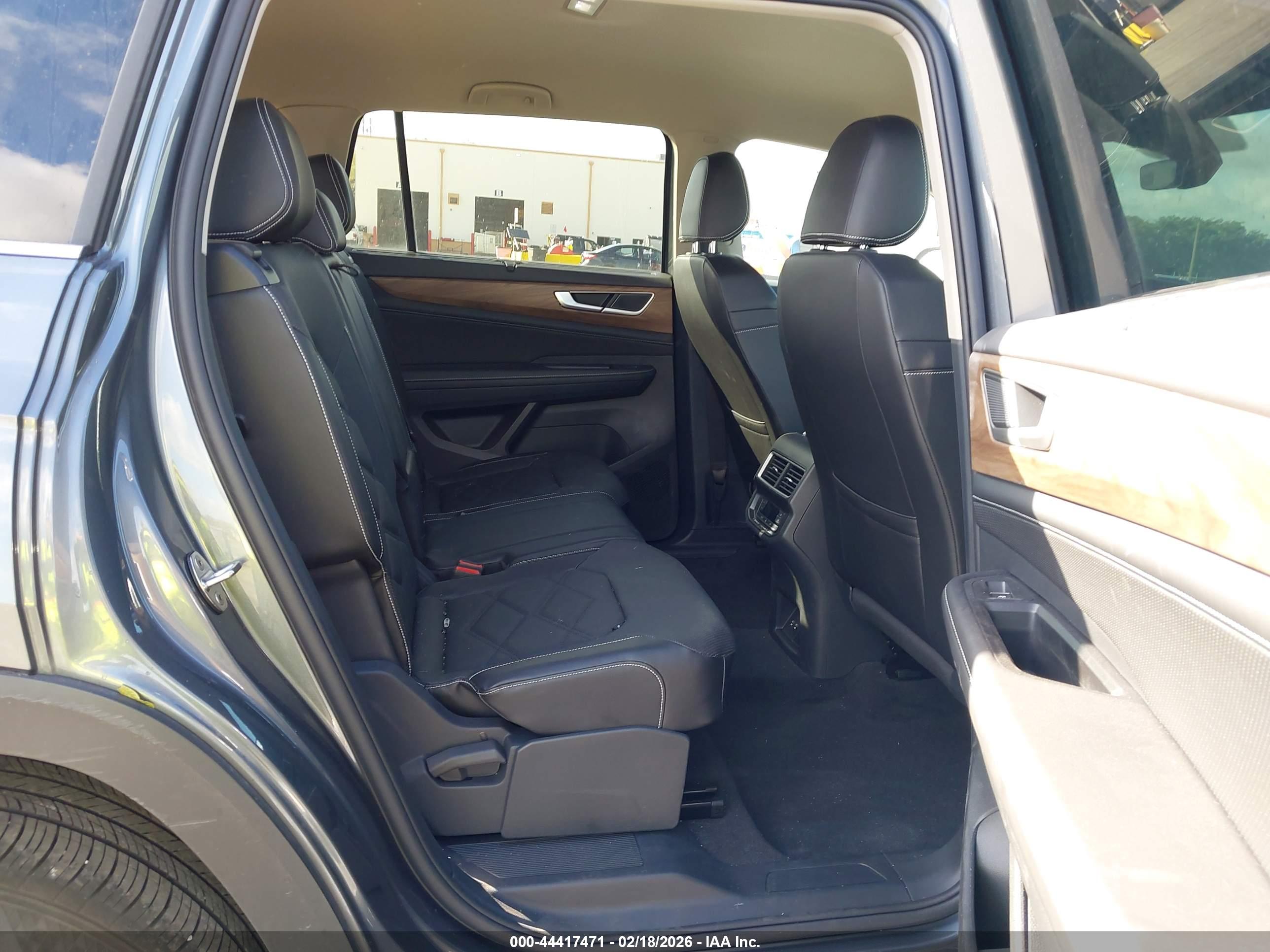 VOLKSWAGEN ATLAS image 8