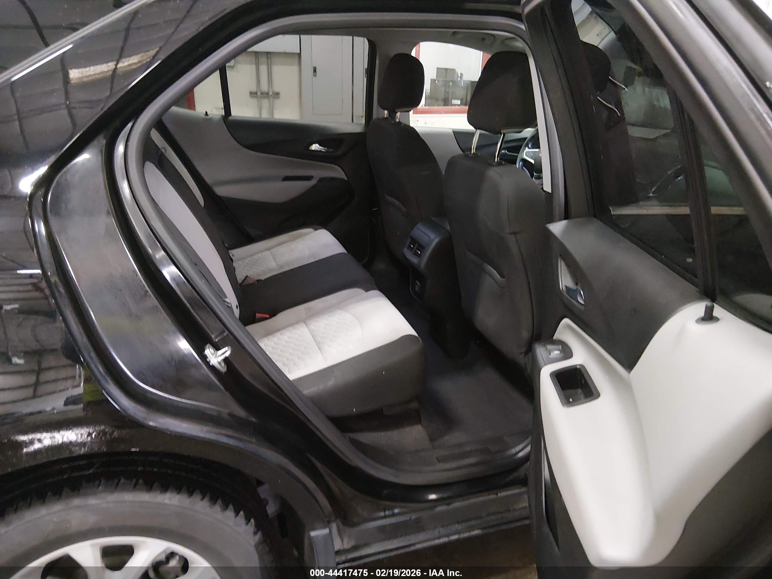 CHEVROLET EQUINOX image 8