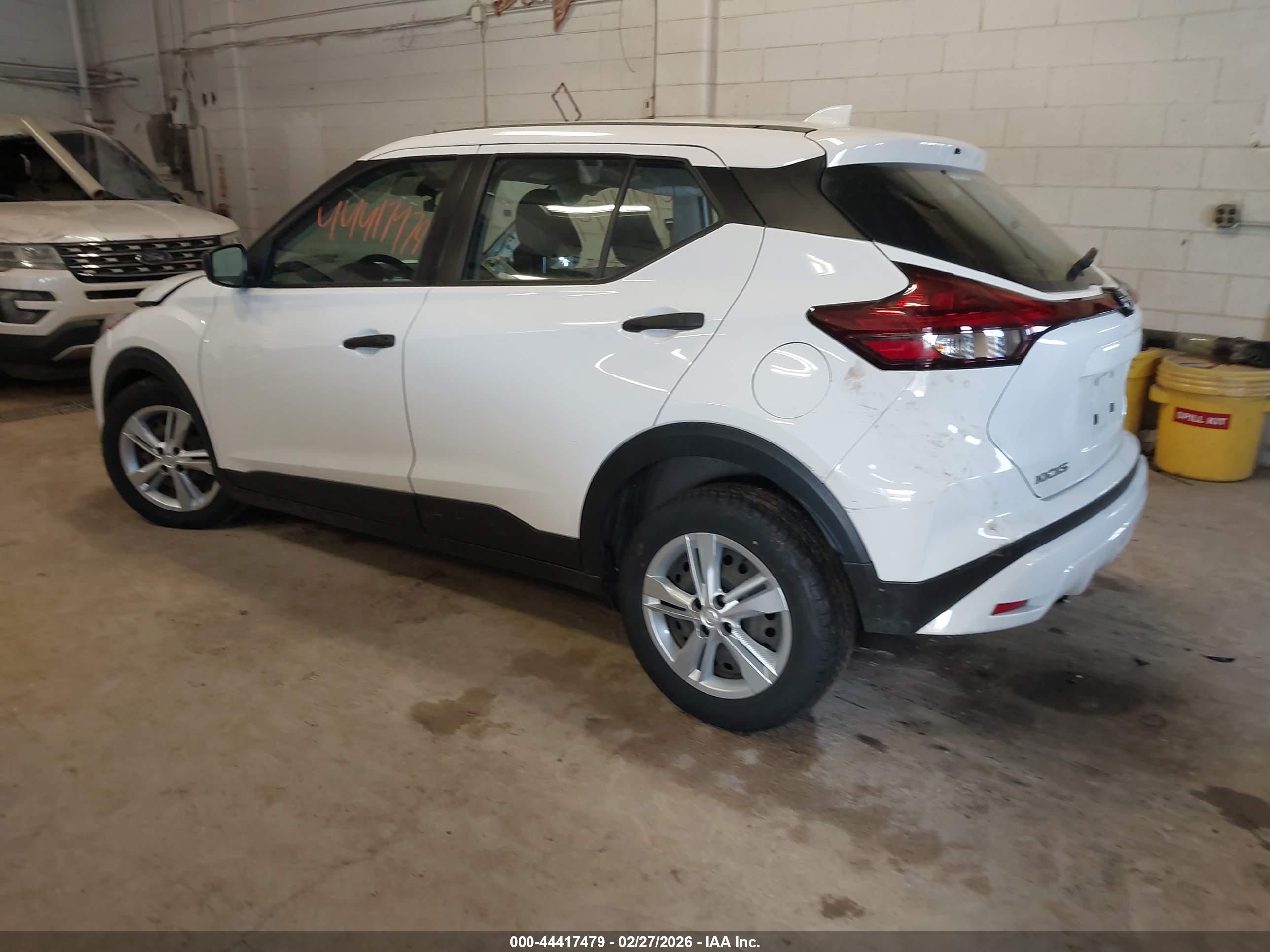 NISSAN KICKS image 3
