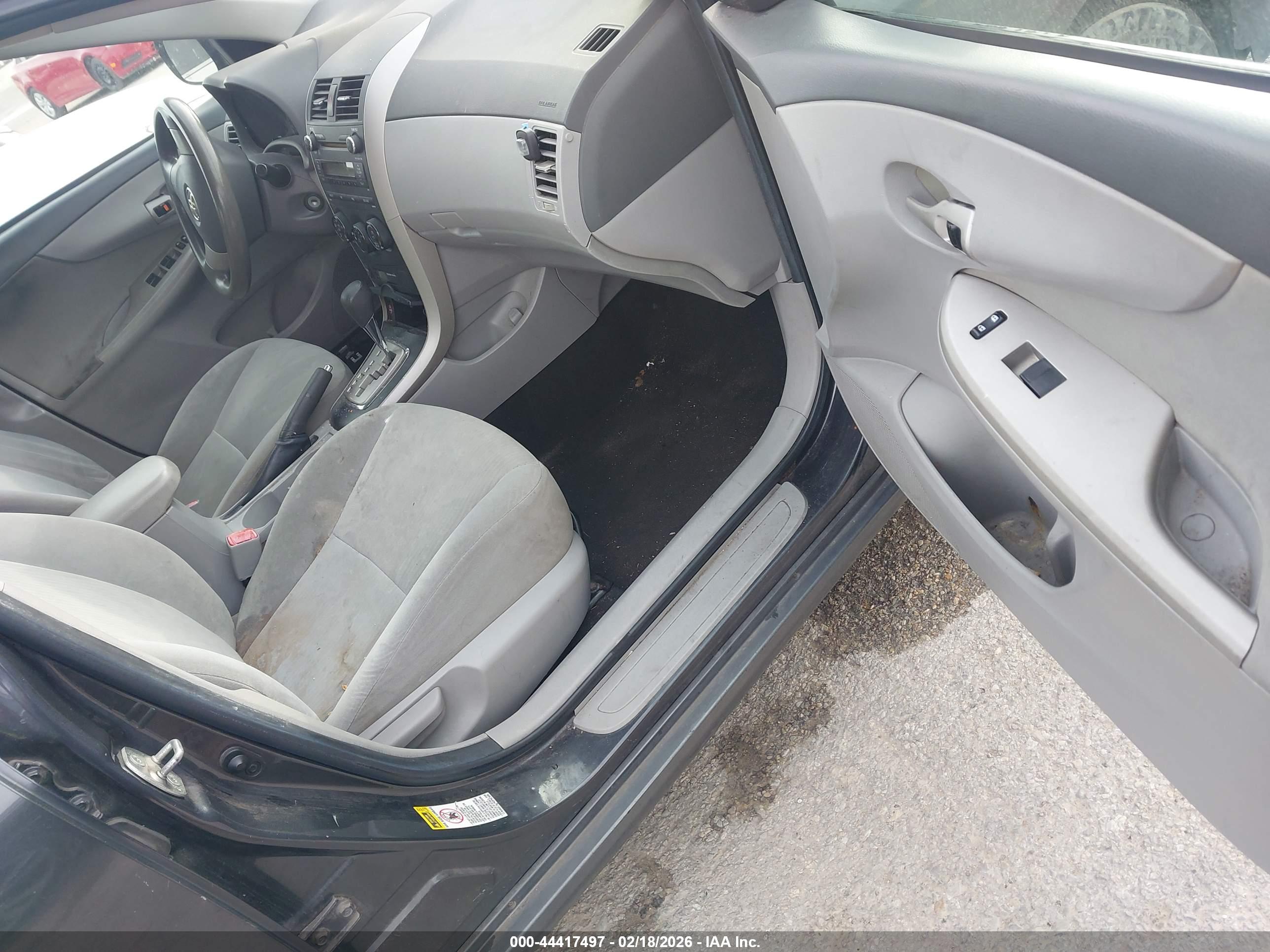TOYOTA COROLLA image 5