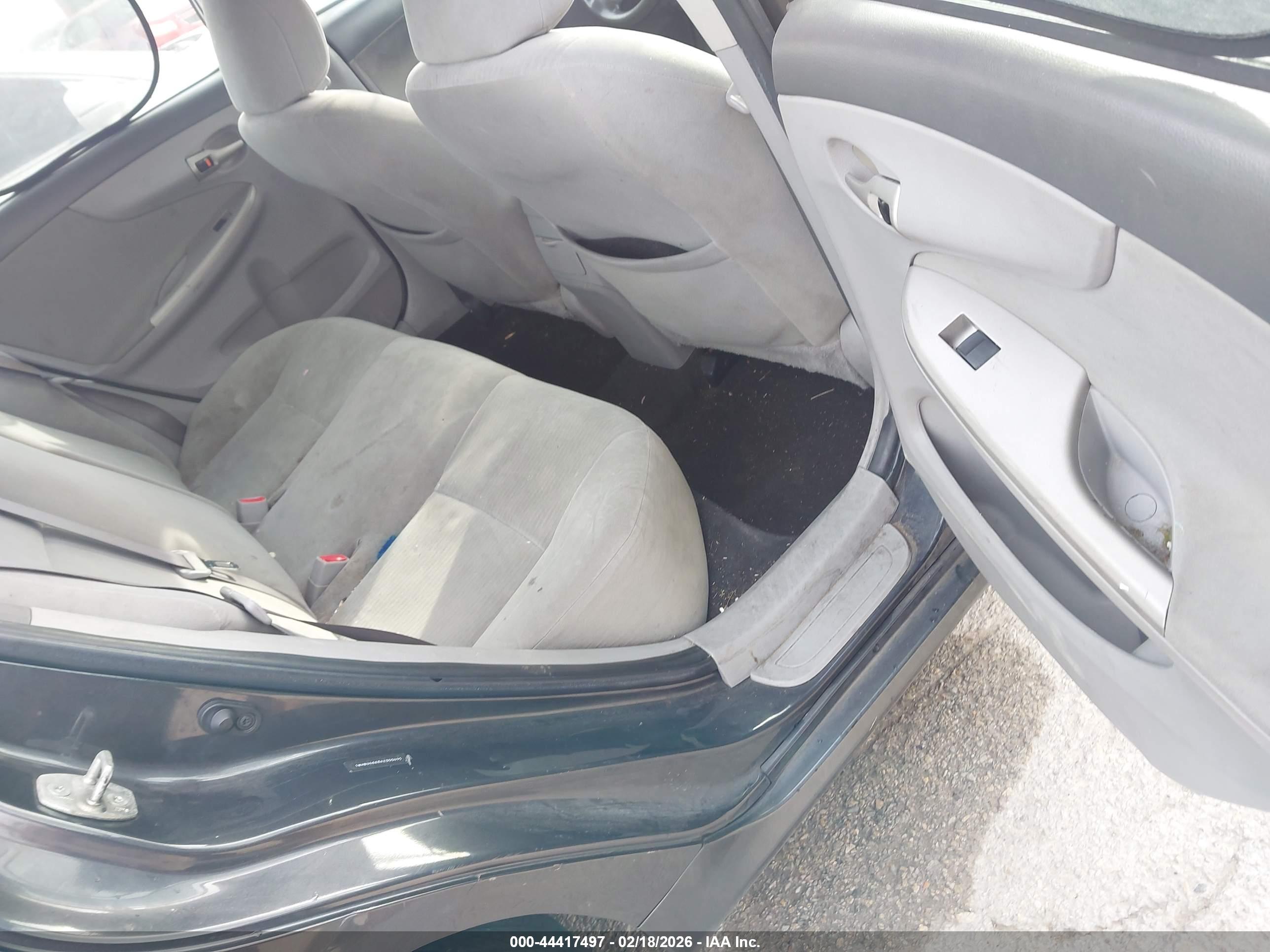 TOYOTA COROLLA image 8