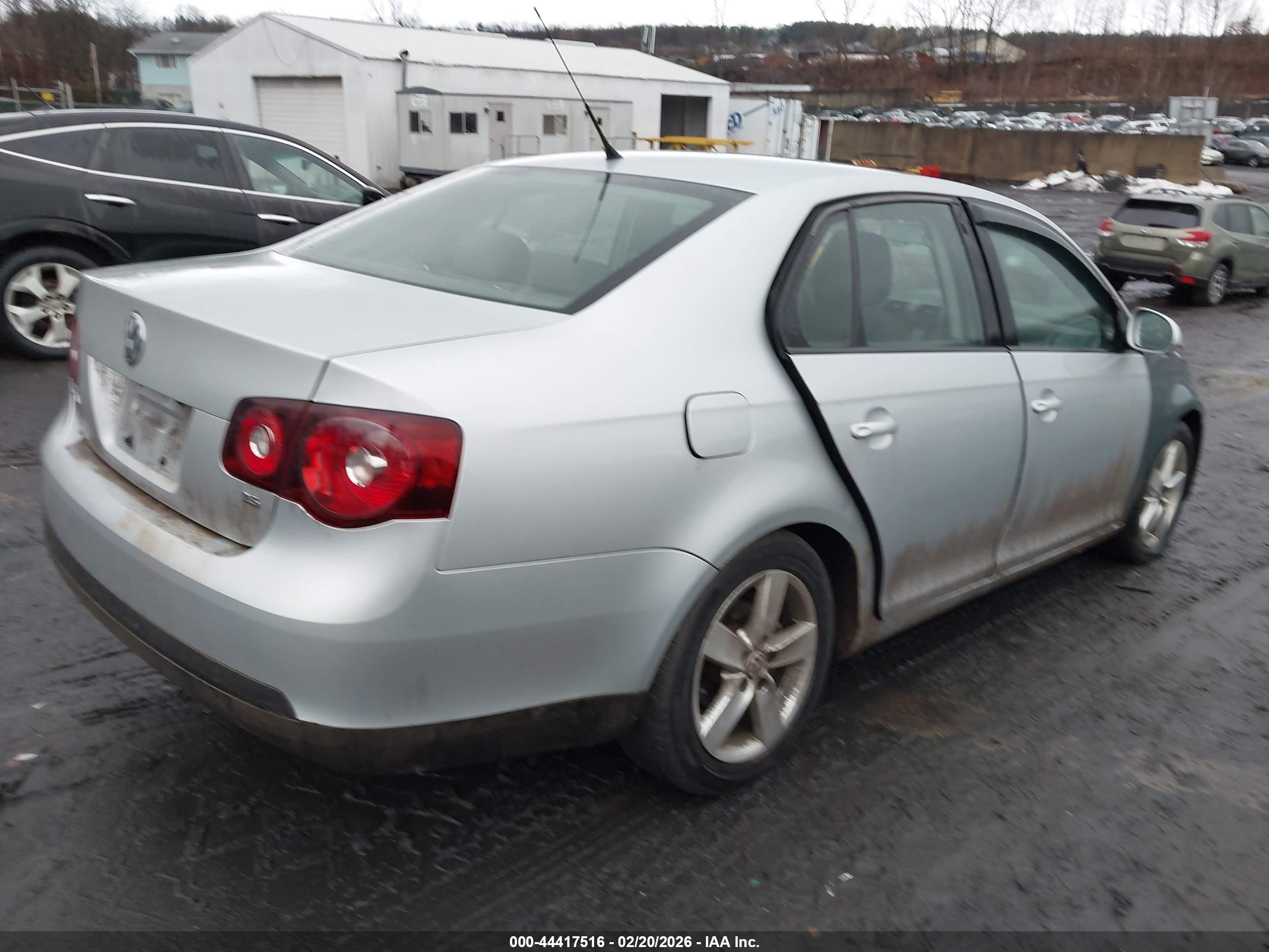 VOLKSWAGEN JETTA image 4
