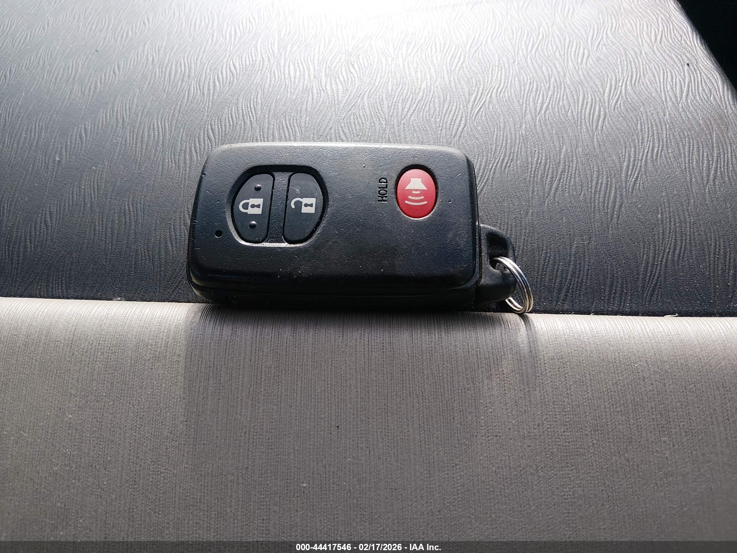 TOYOTA PRIUS image 11