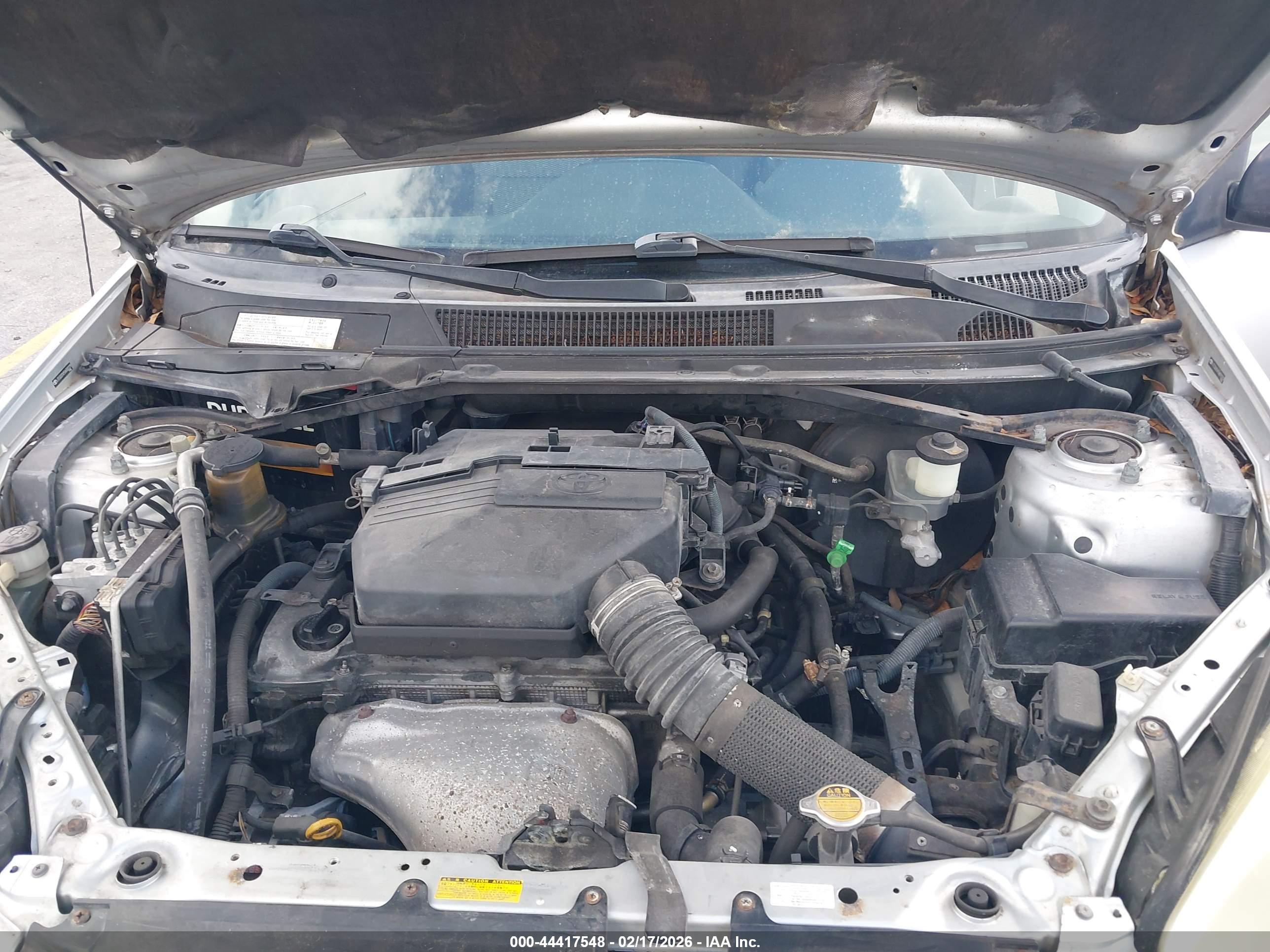 TOYOTA RAV4 image 10