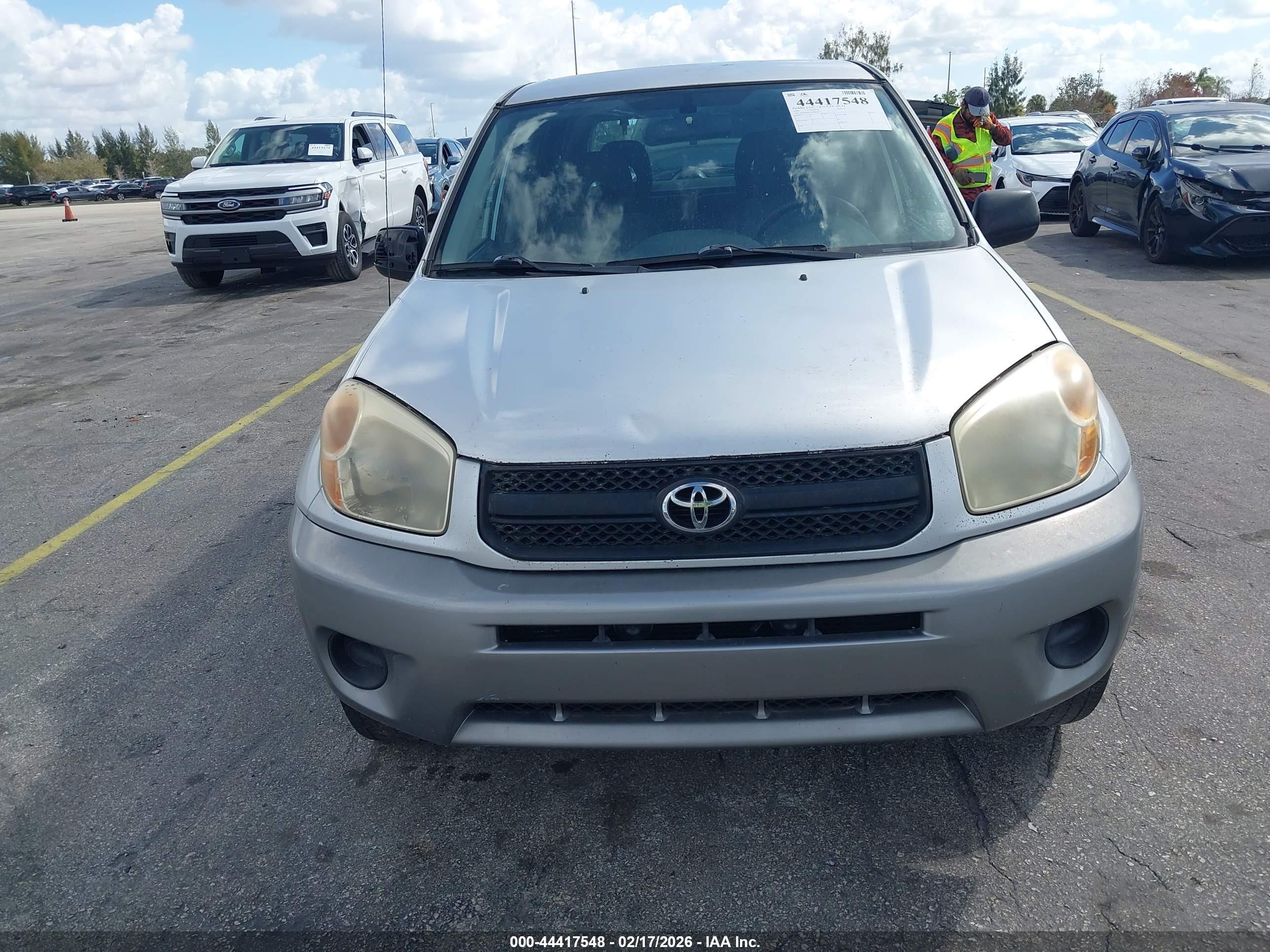 TOYOTA RAV4 image 6