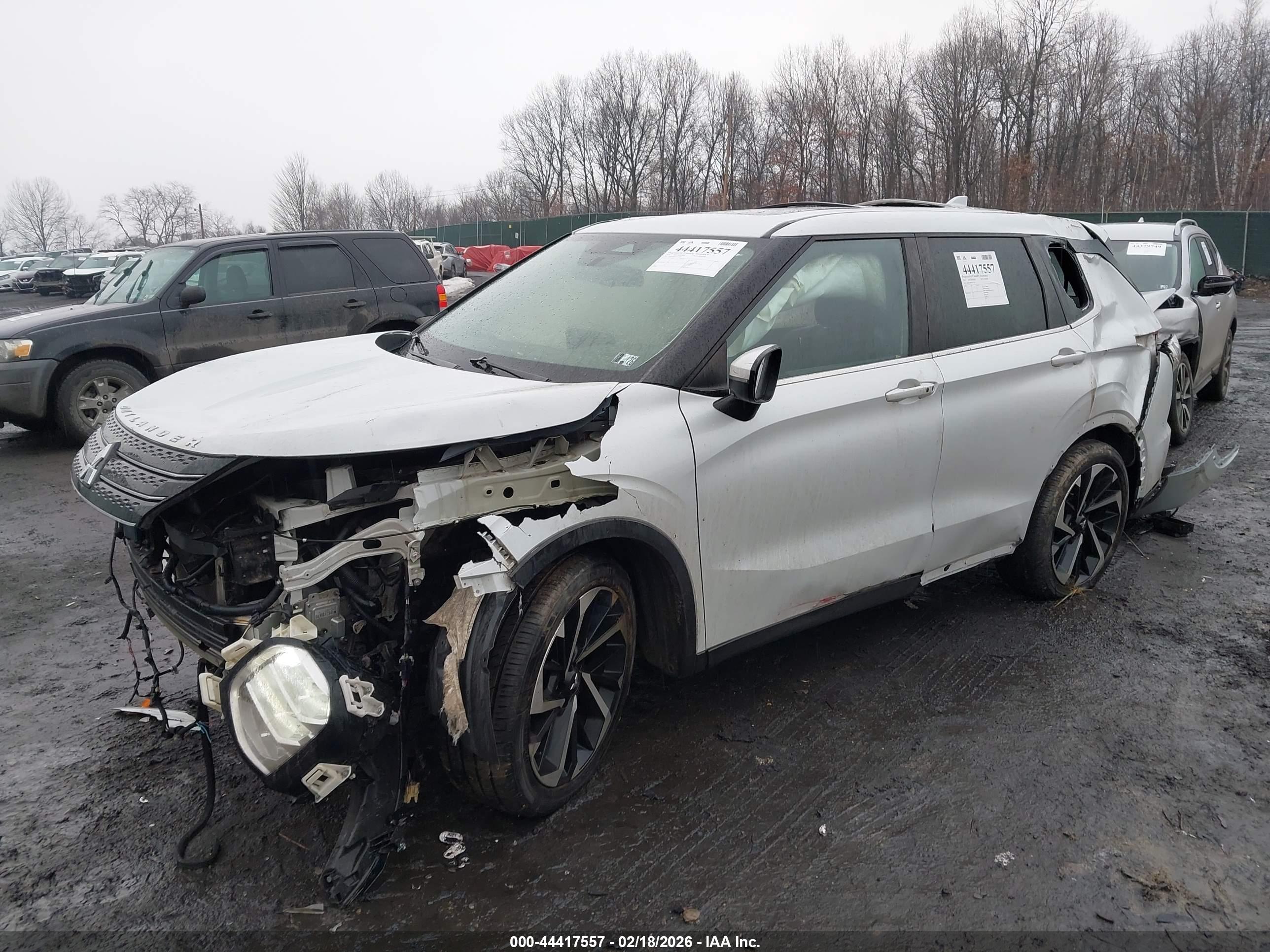 MITSUBISHI OUTLANDER image 2