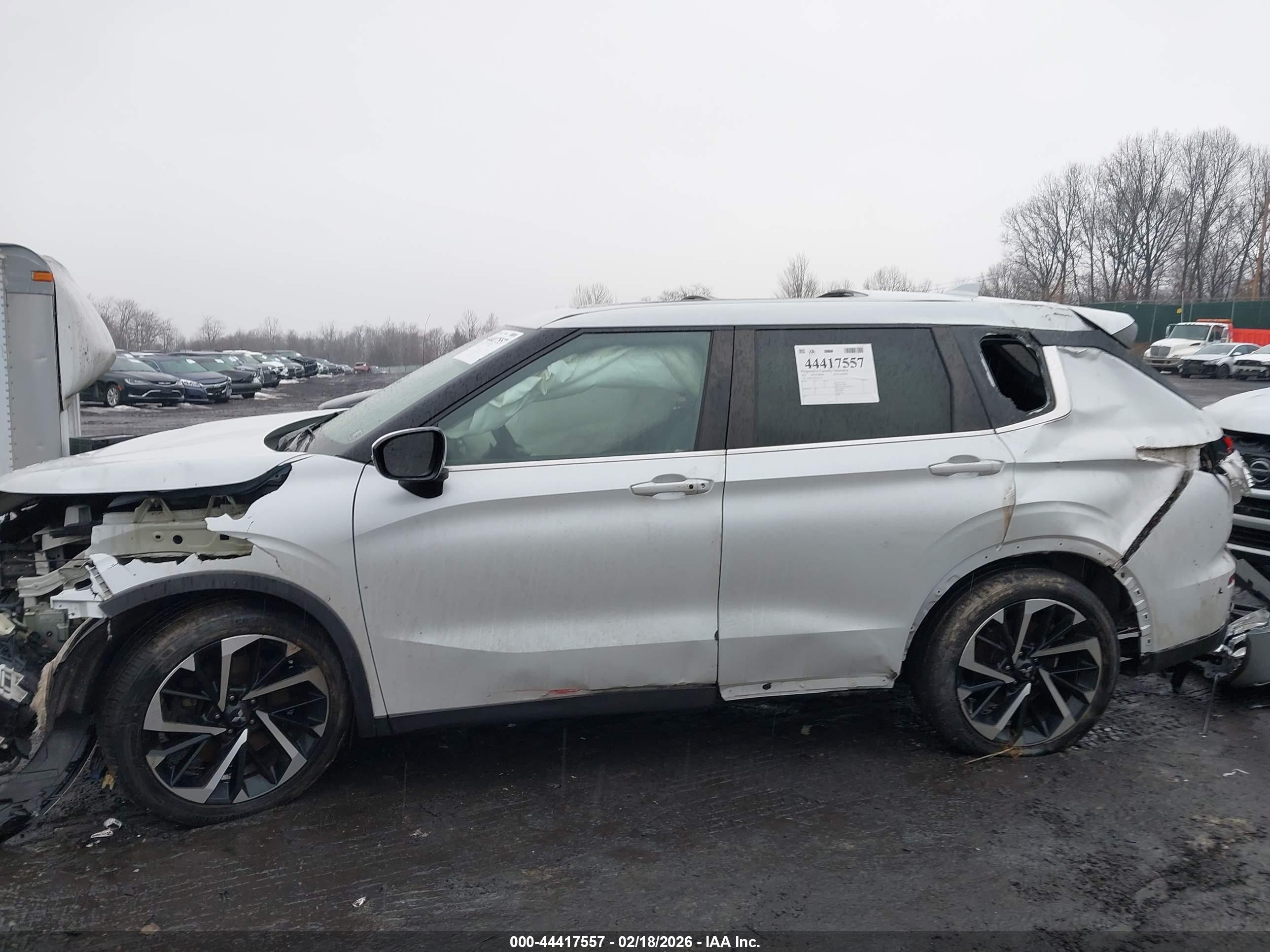 MITSUBISHI OUTLANDER image 6