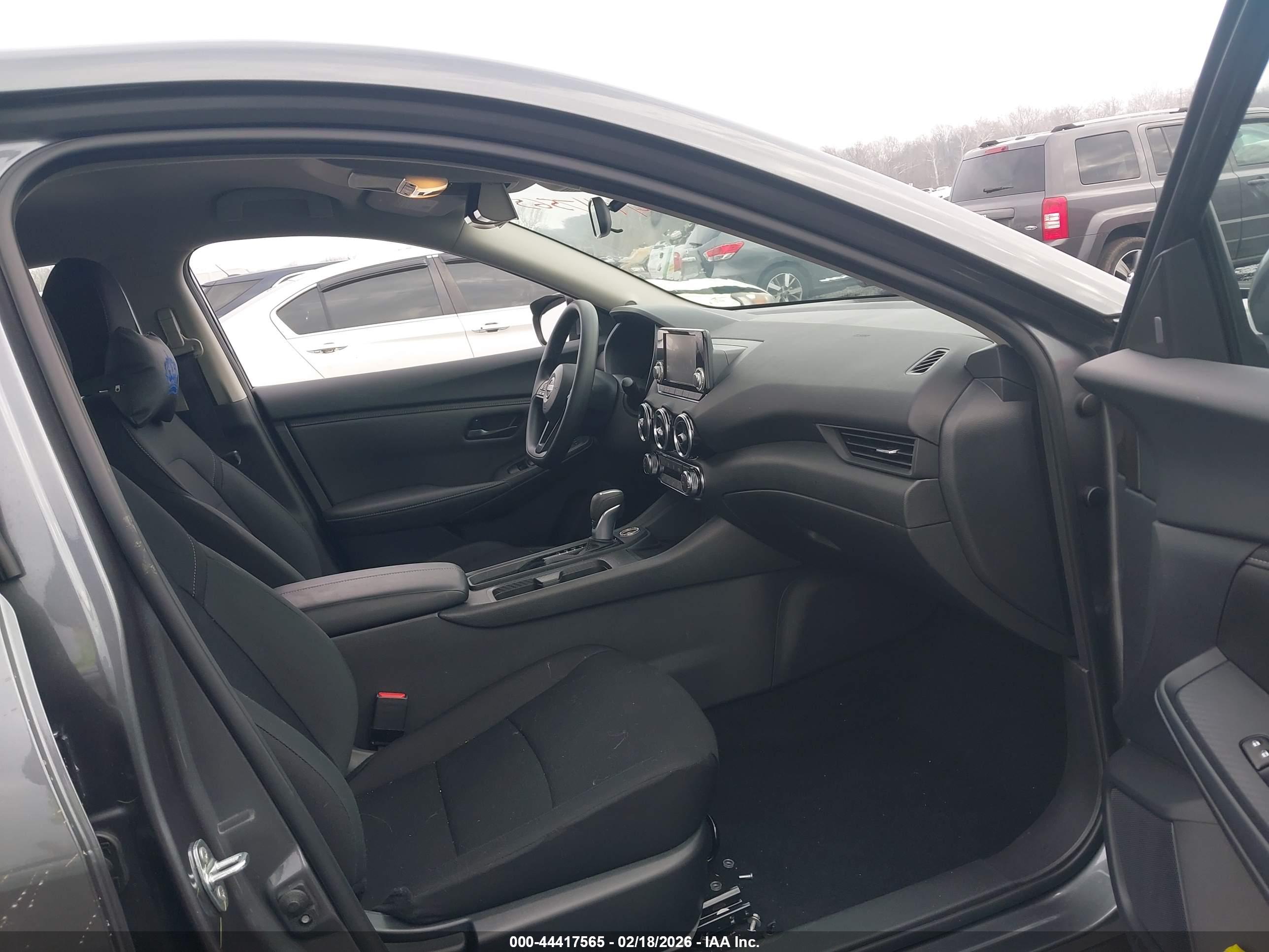 NISSAN SENTRA image 5