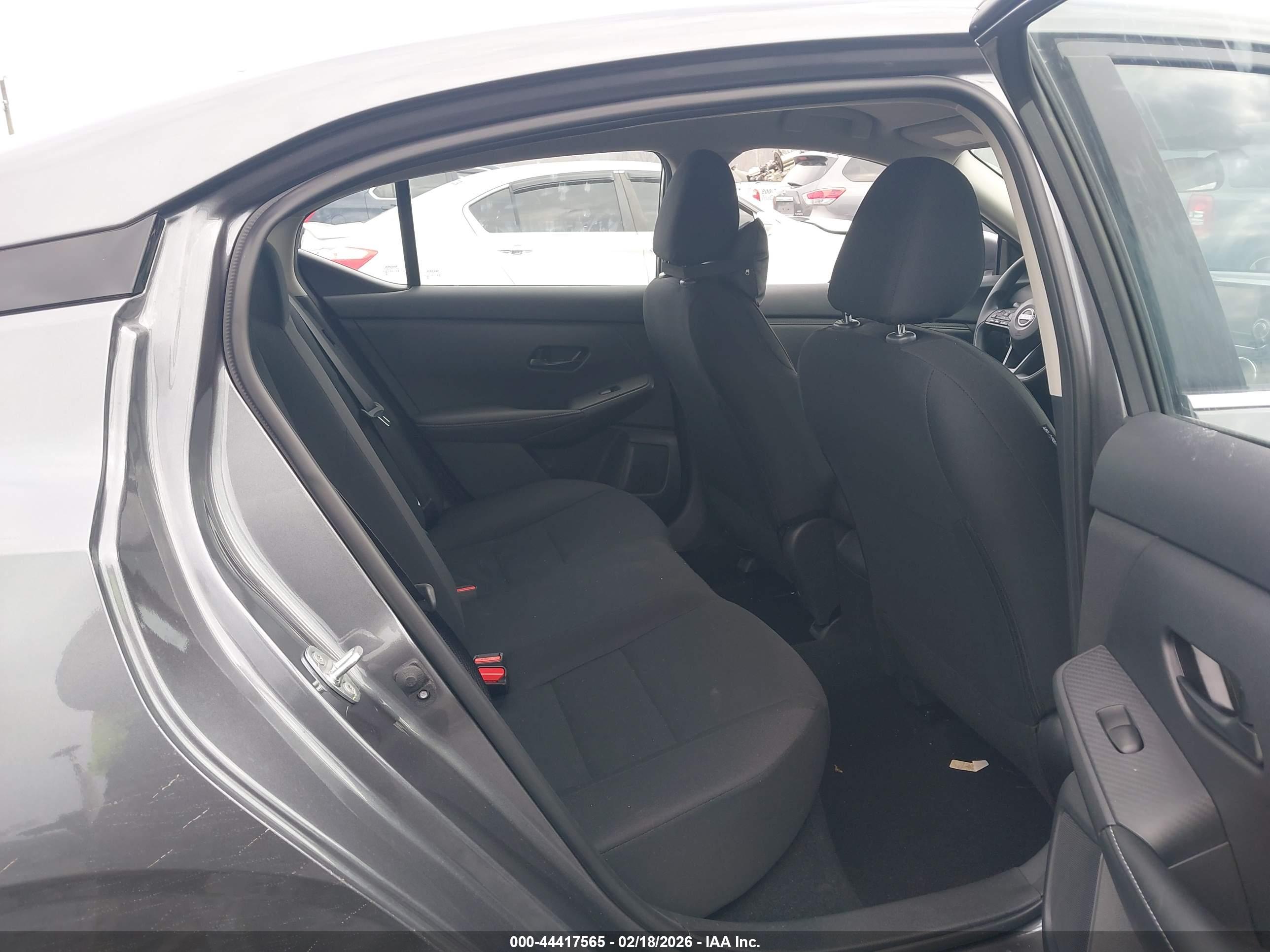 NISSAN SENTRA image 8
