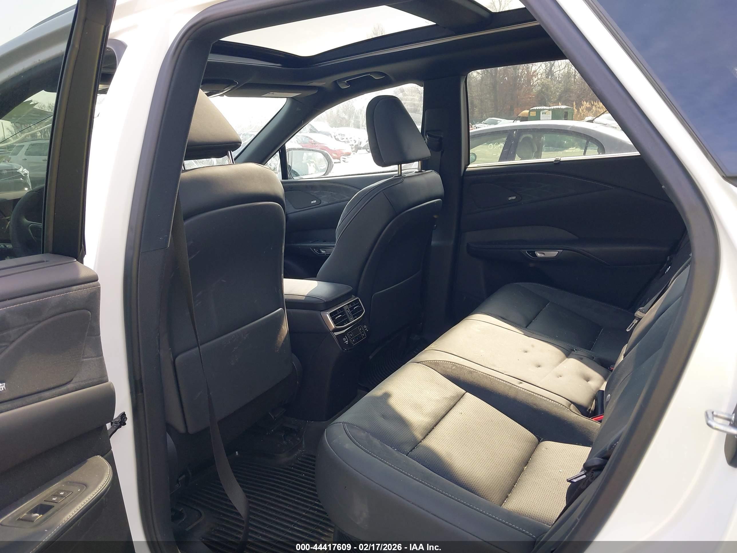LEXUS RX image 8