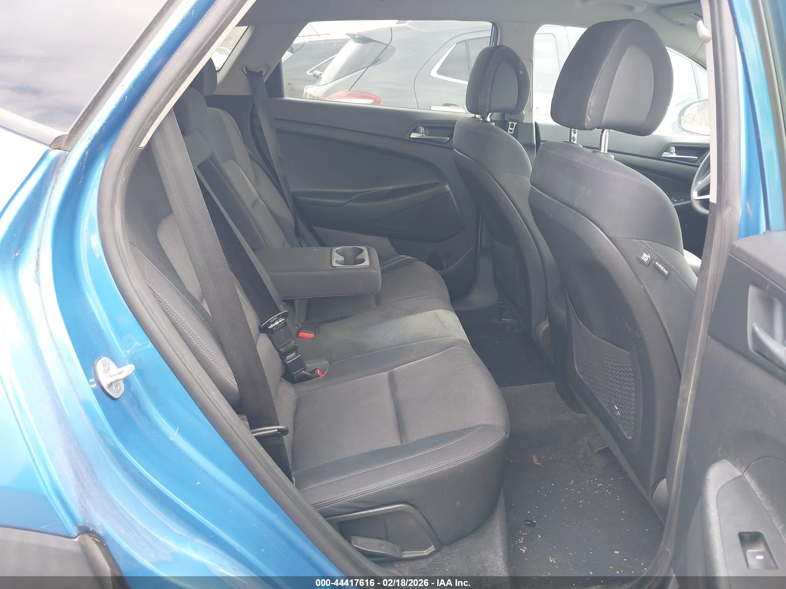 HYUNDAI TUCSON image 8