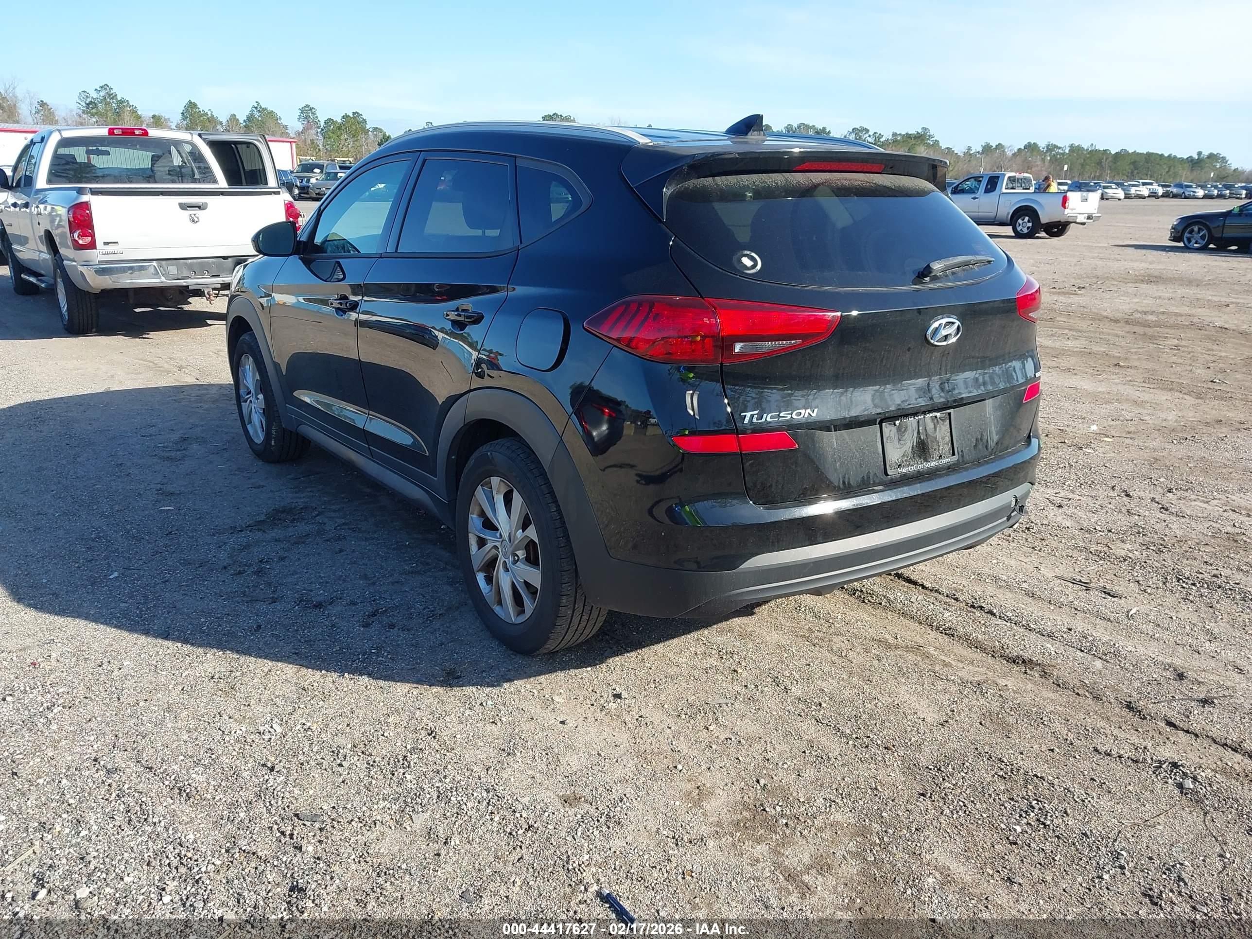 HYUNDAI TUCSON image 3