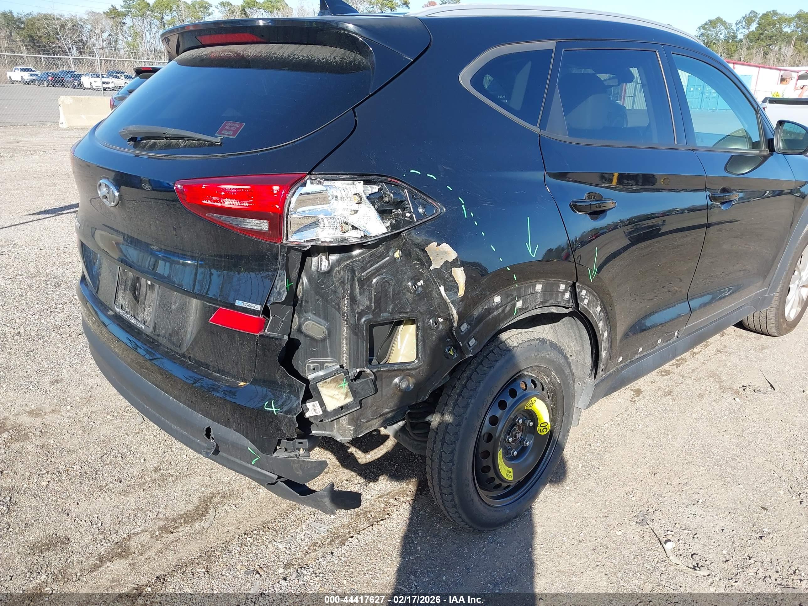 HYUNDAI TUCSON image 6