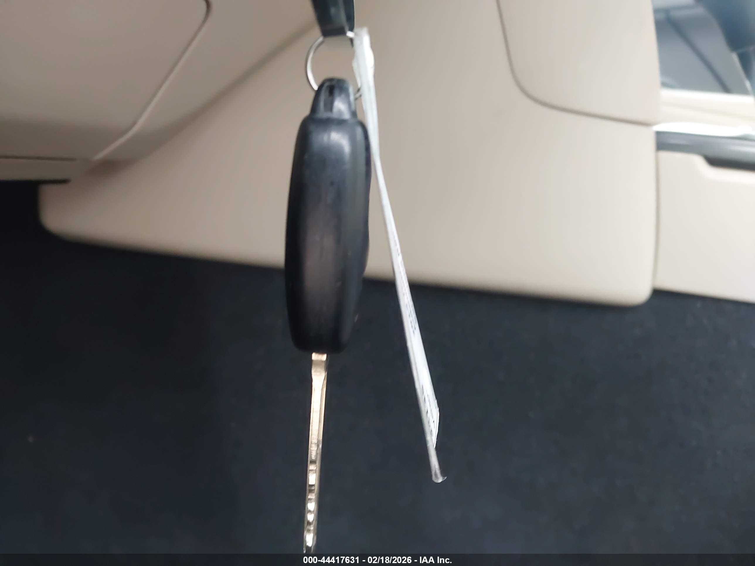 TOYOTA CAMRY image 11