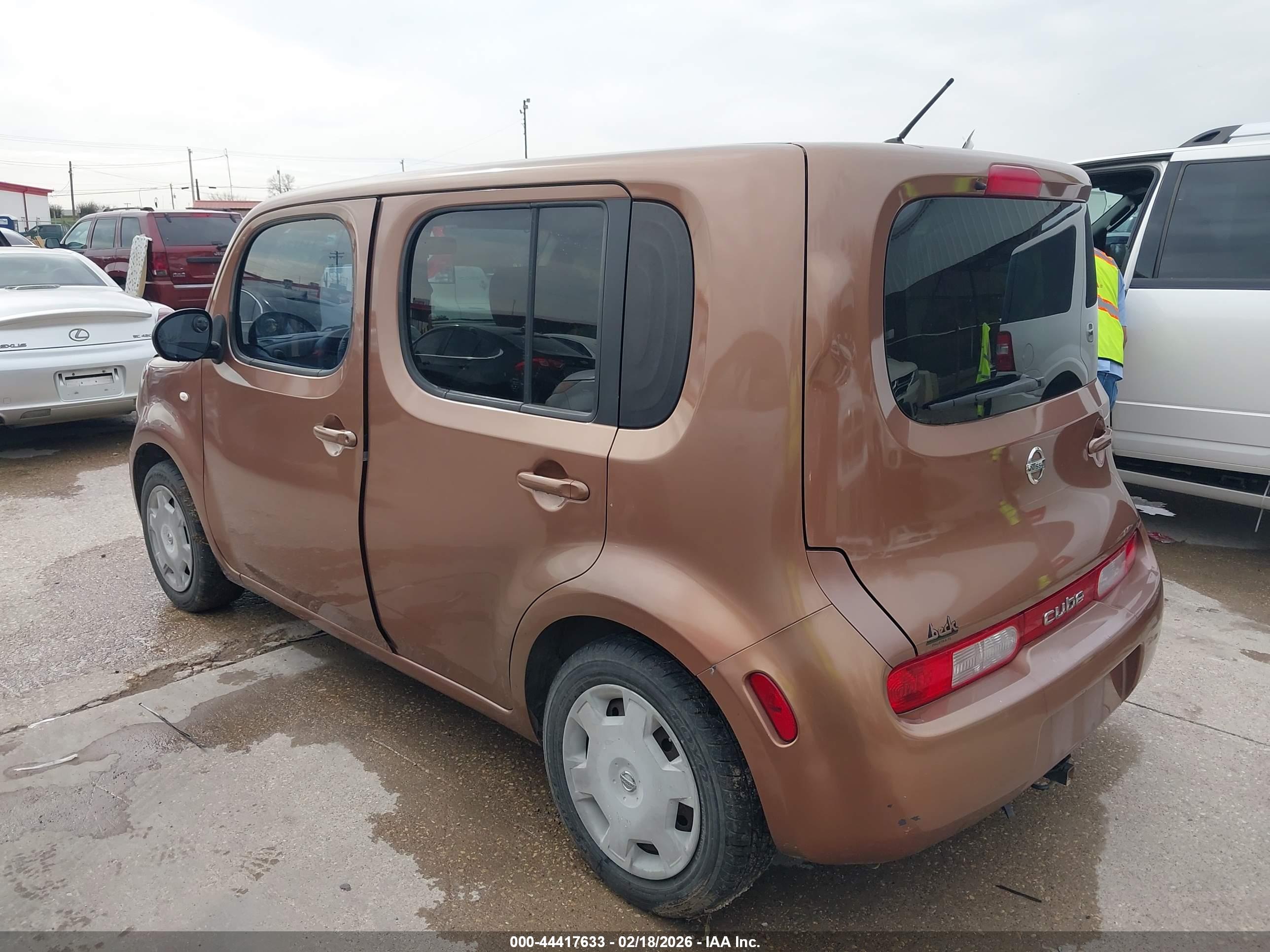 NISSAN CUBE image 3