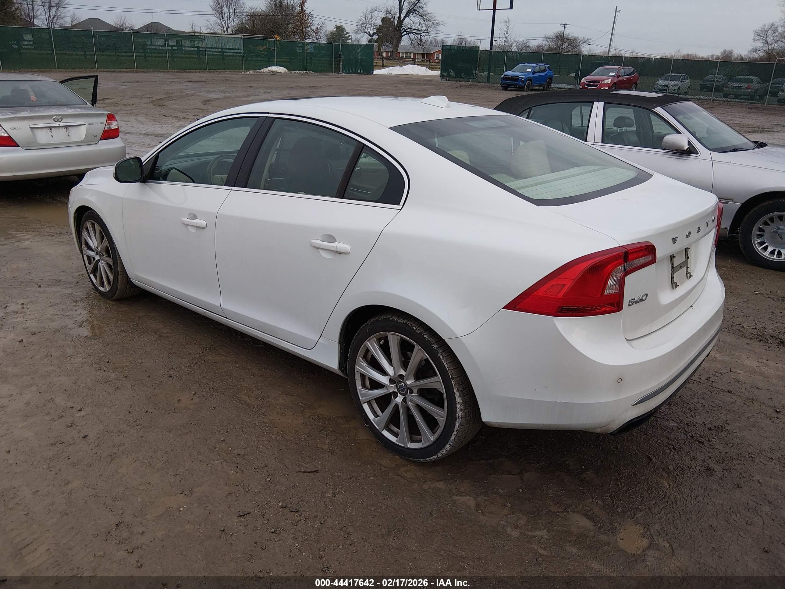 VOLVO S60 image 3