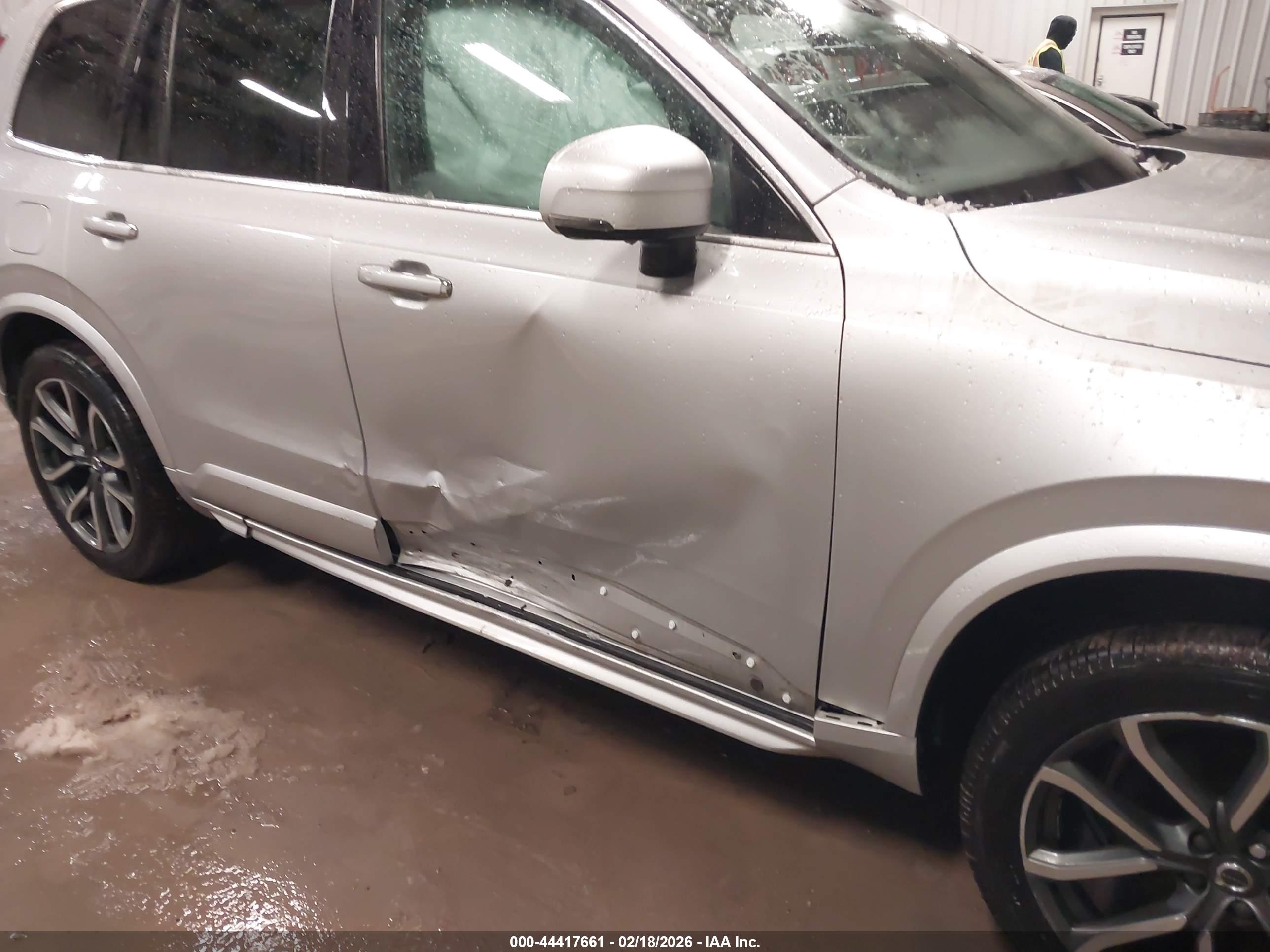 VOLVO XC90 image 6