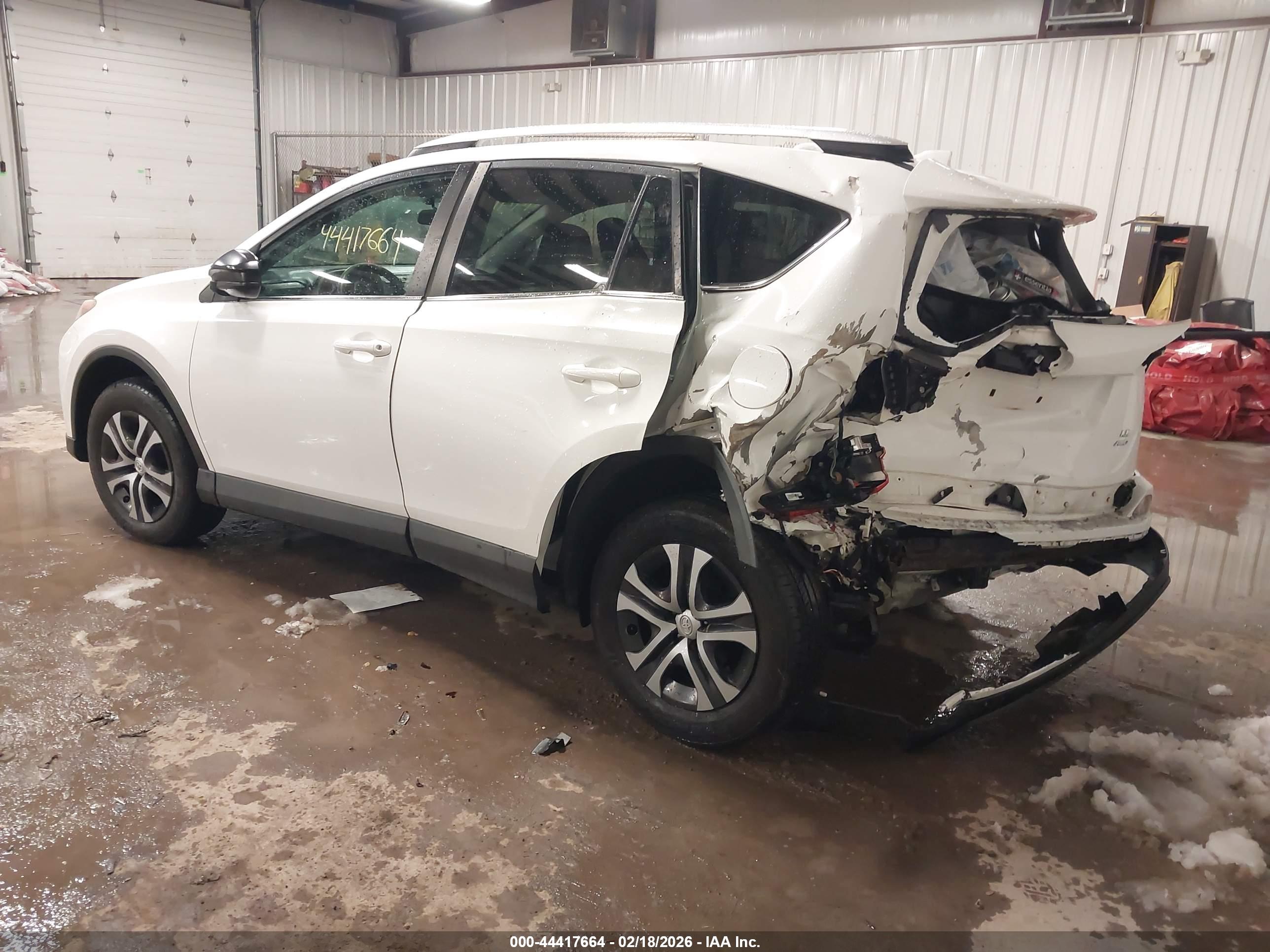 TOYOTA RAV4 image 3