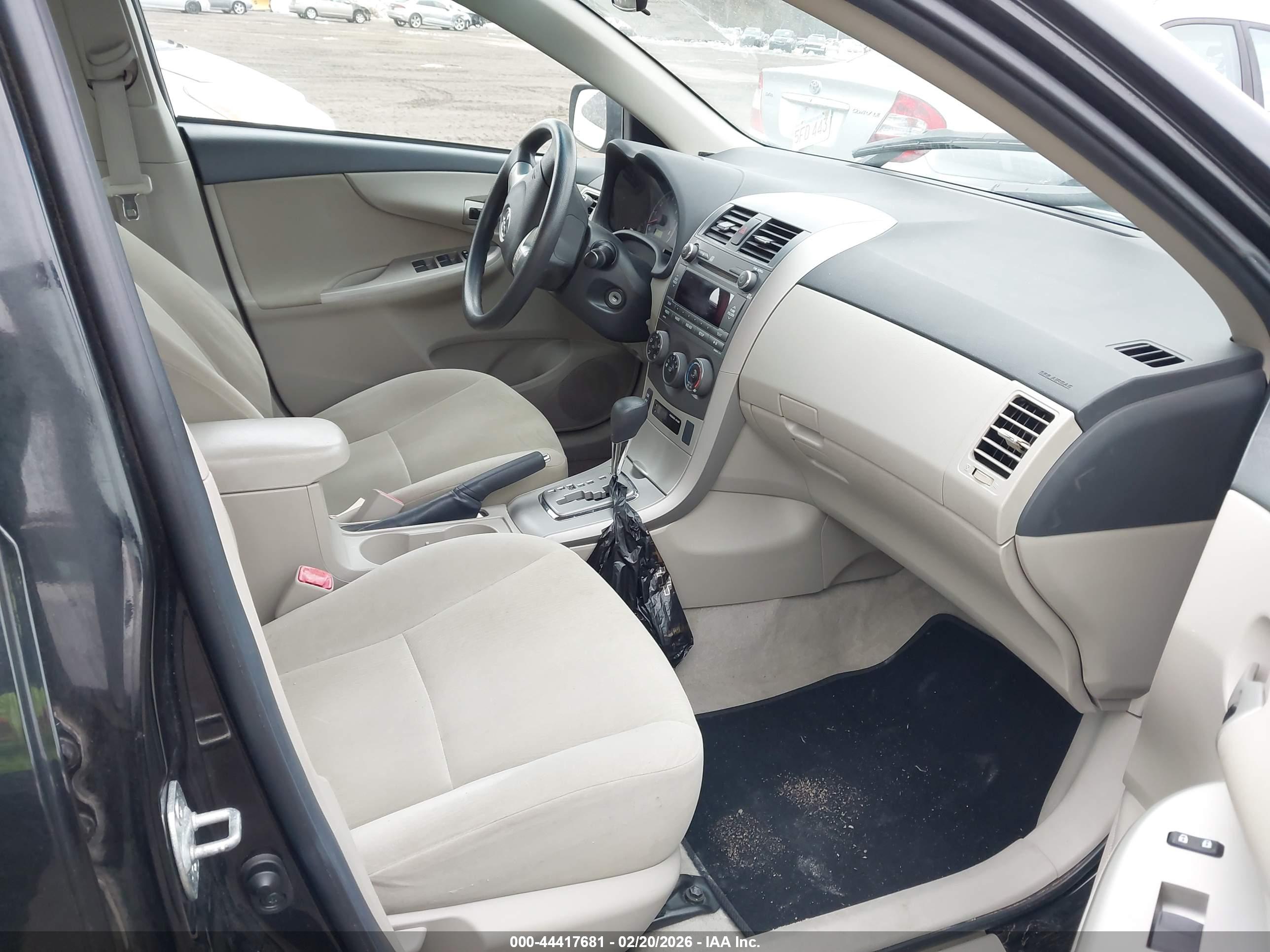 TOYOTA COROLLA image 5