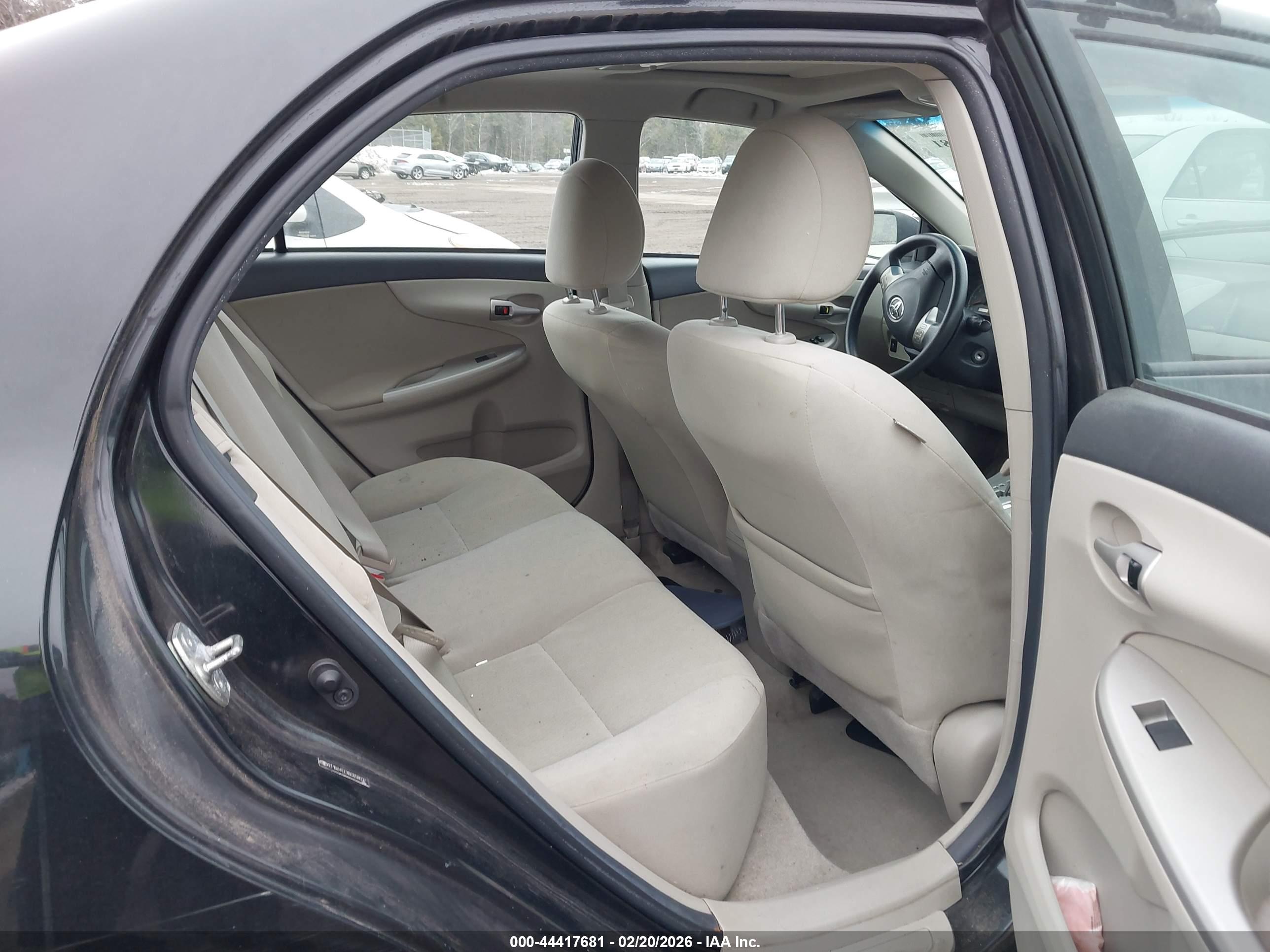 TOYOTA COROLLA image 8
