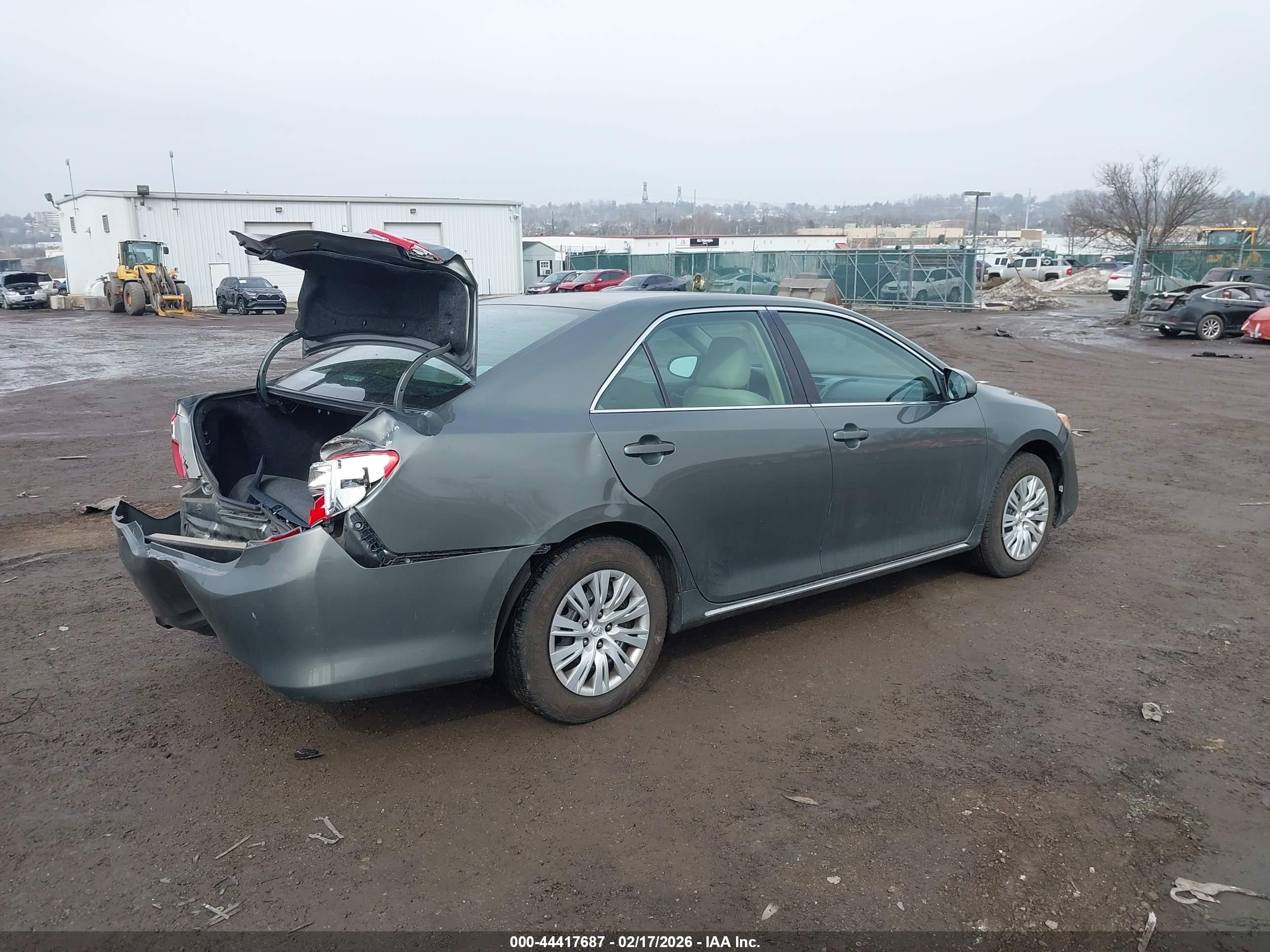 TOYOTA CAMRY image 4