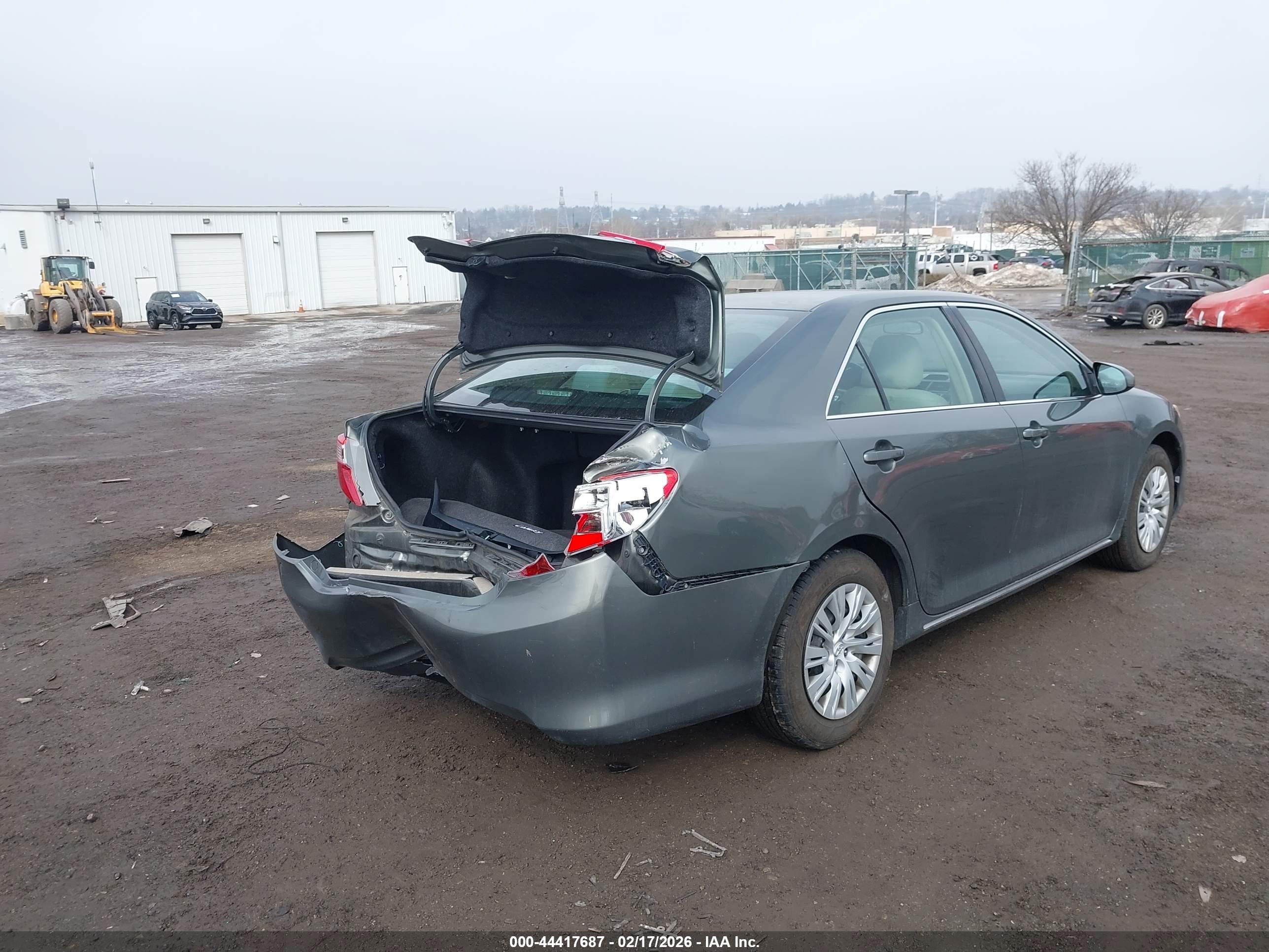 TOYOTA CAMRY image 6