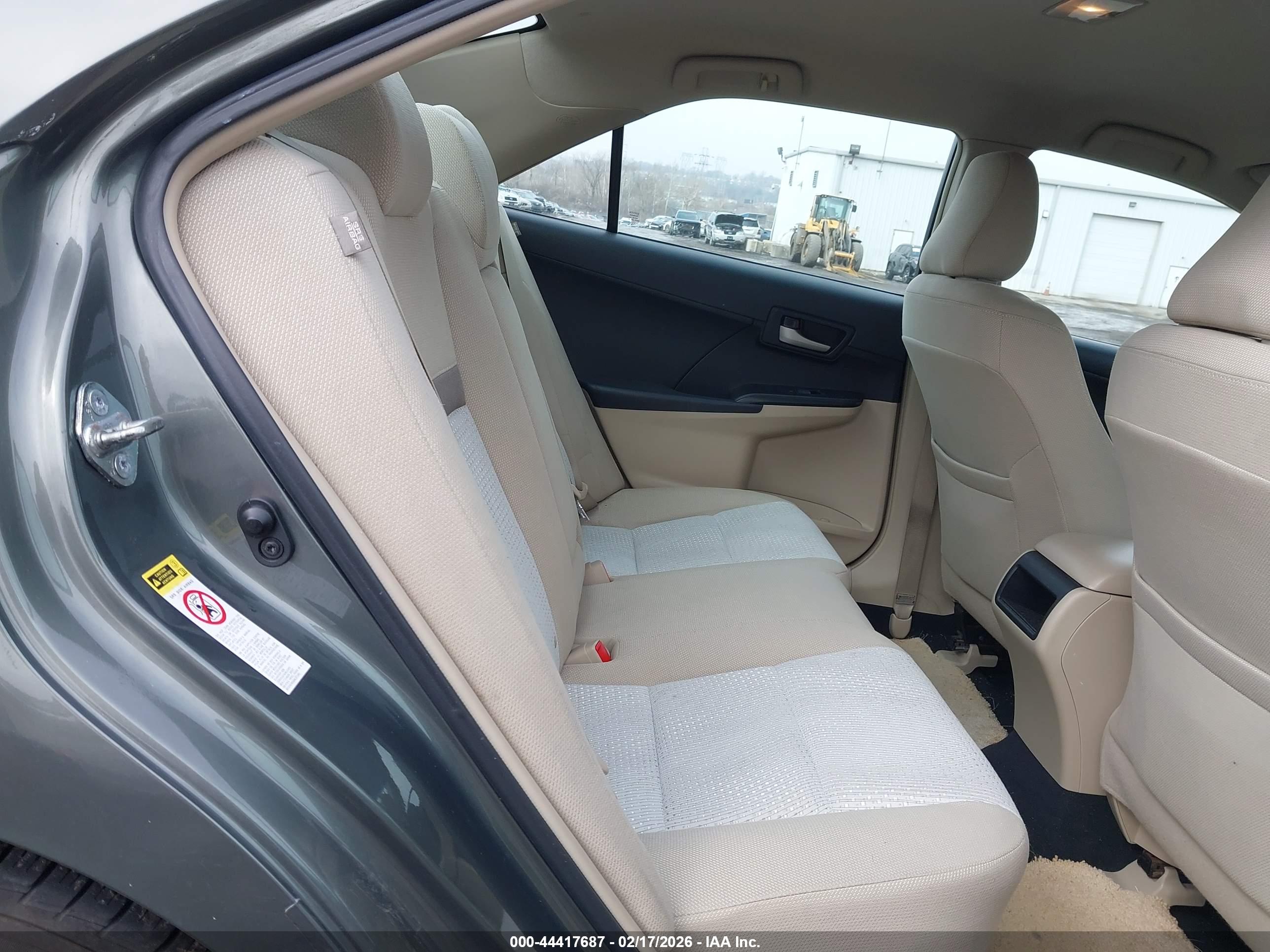 TOYOTA CAMRY image 8
