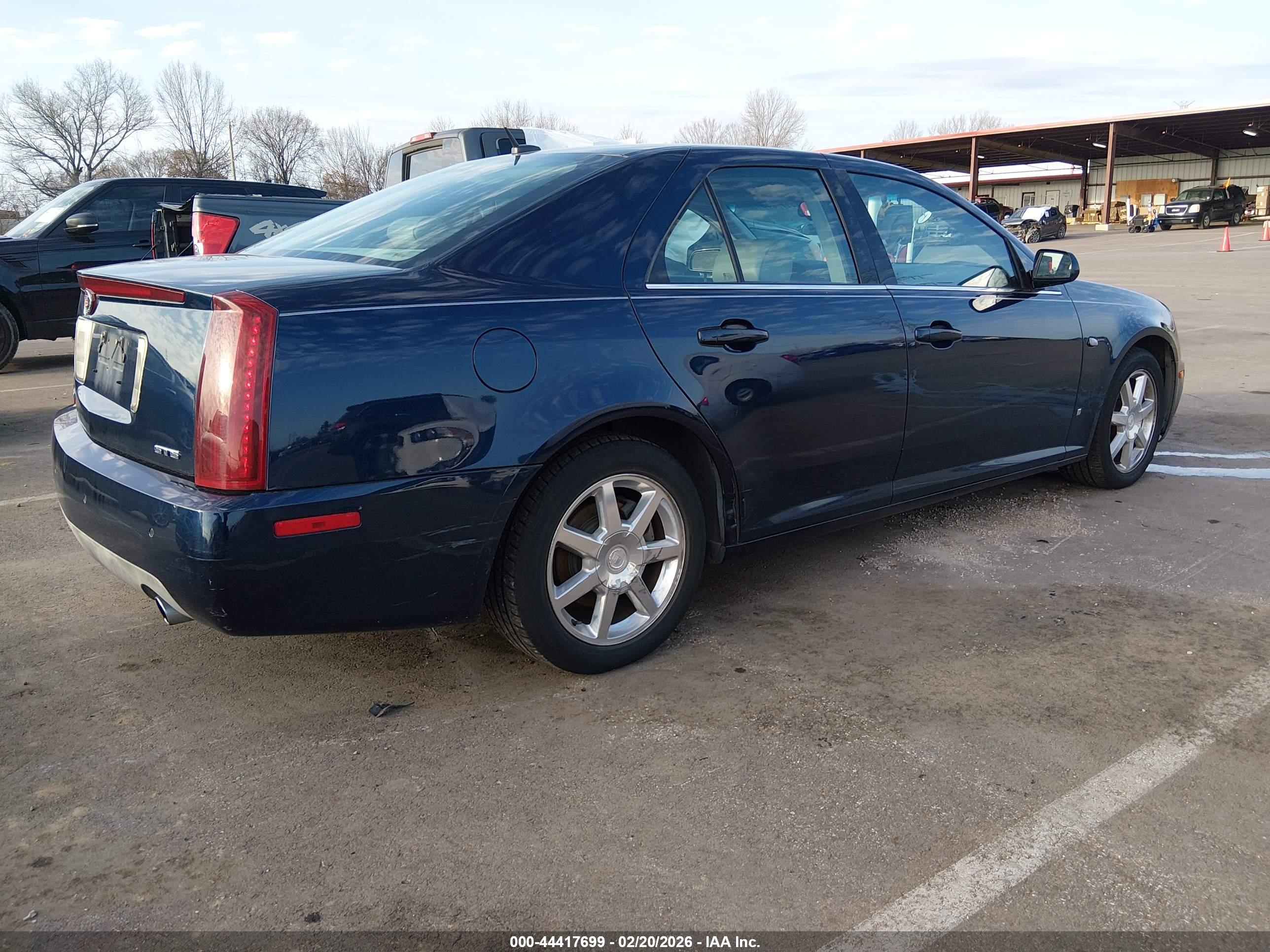 CADILLAC STS image 4