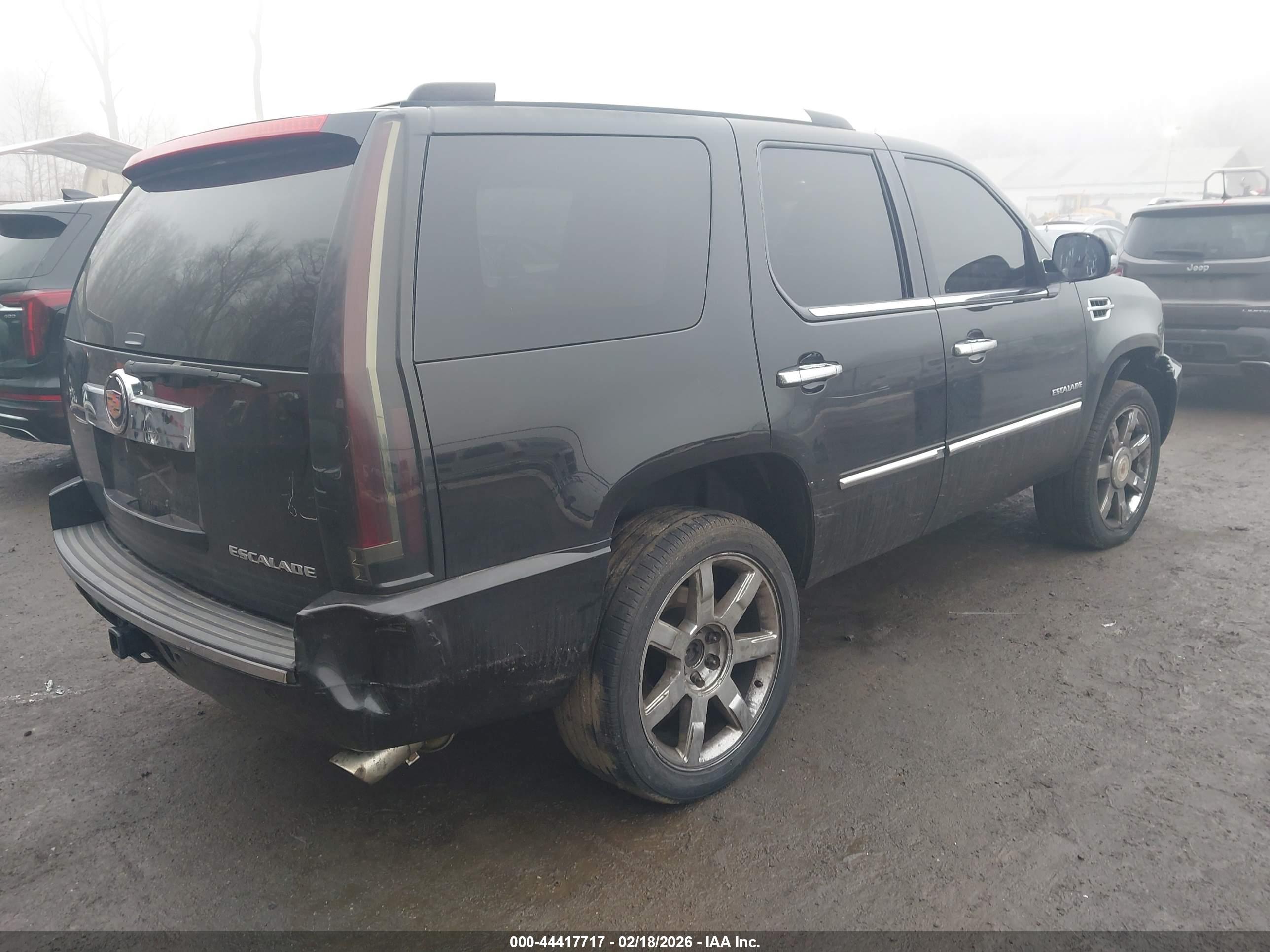 CADILLAC ESCALADE image 4
