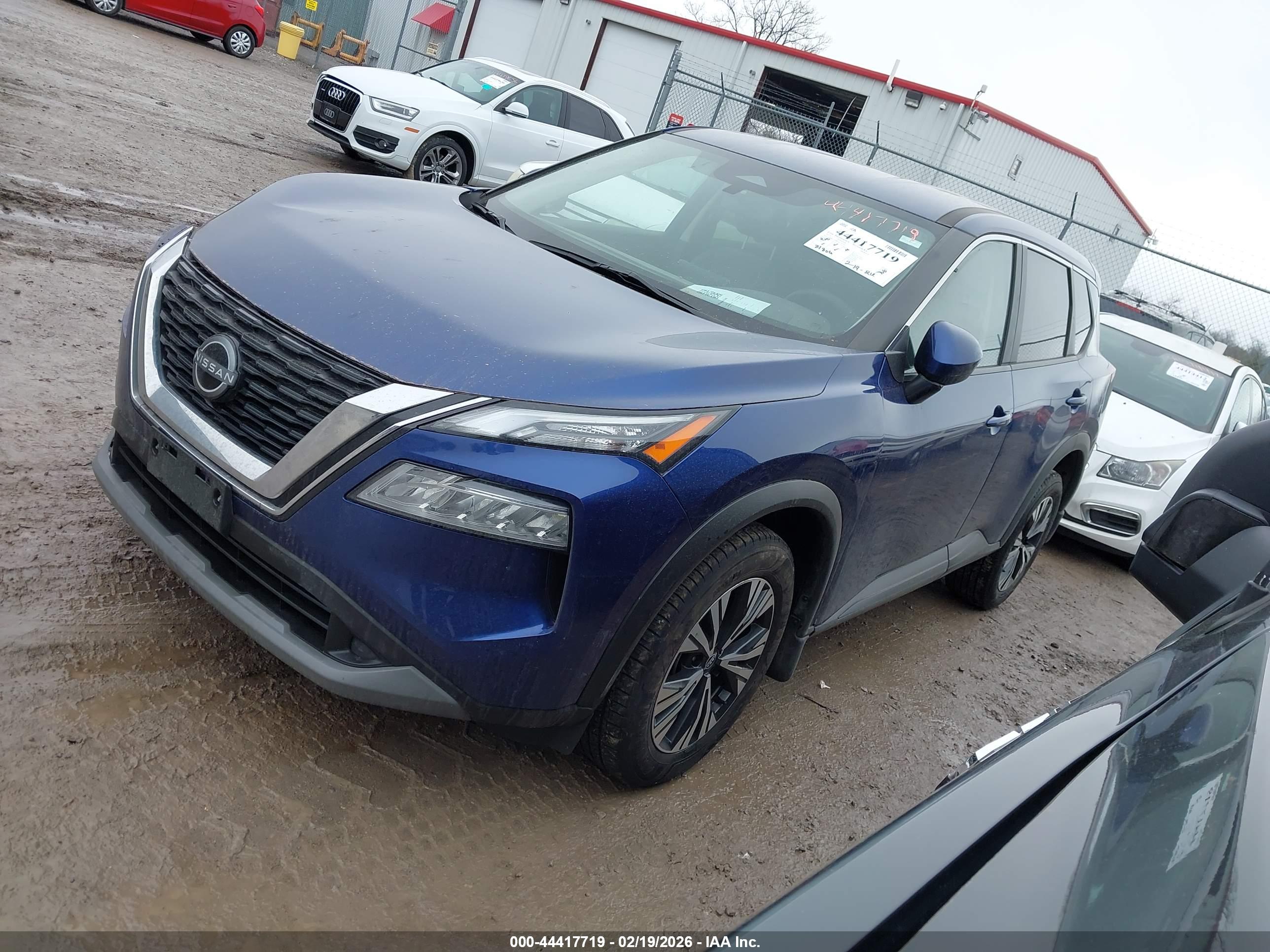 NISSAN ROGUE image 2