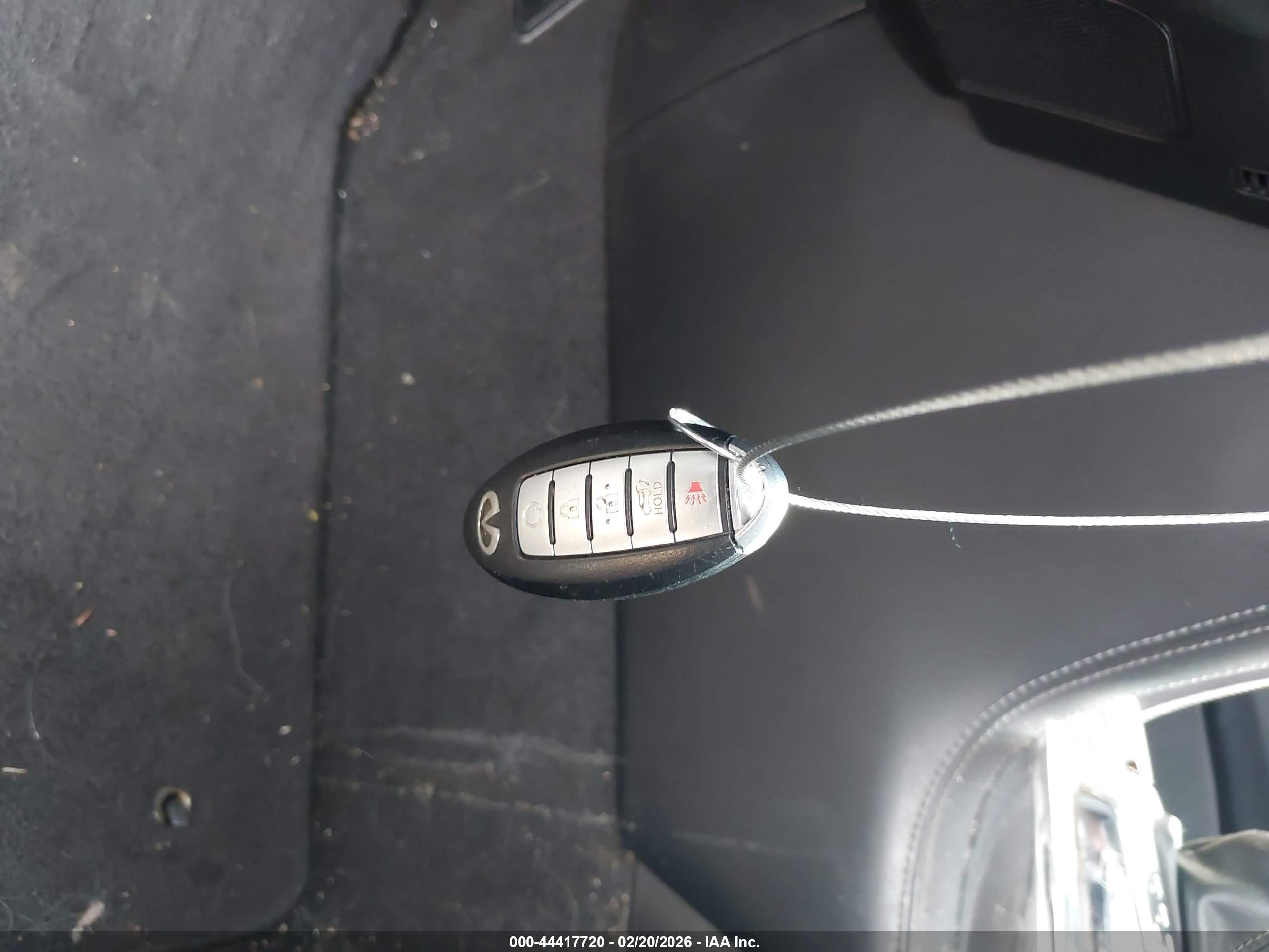 INFINITI QX80 image 11