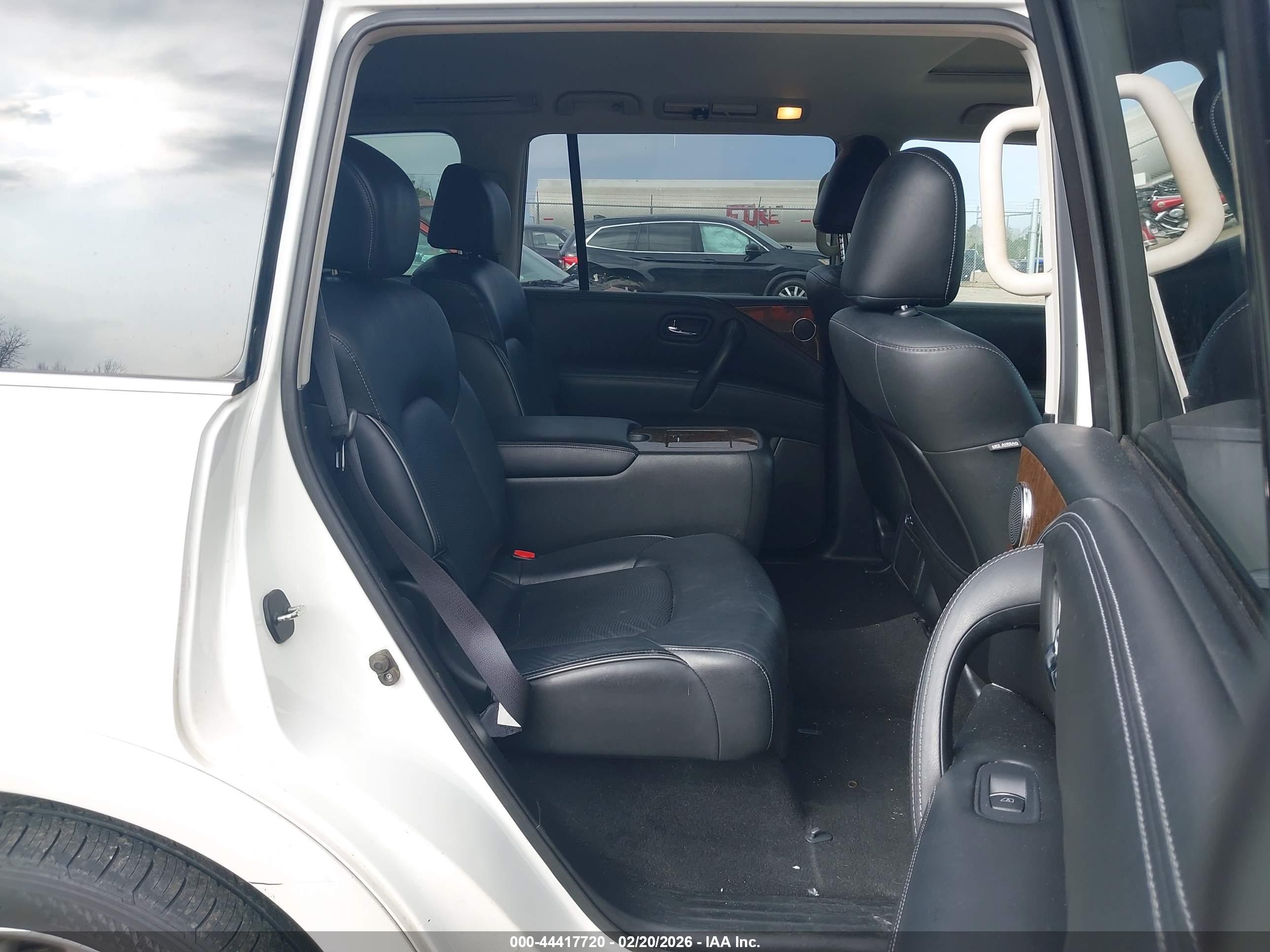 INFINITI QX80 image 8