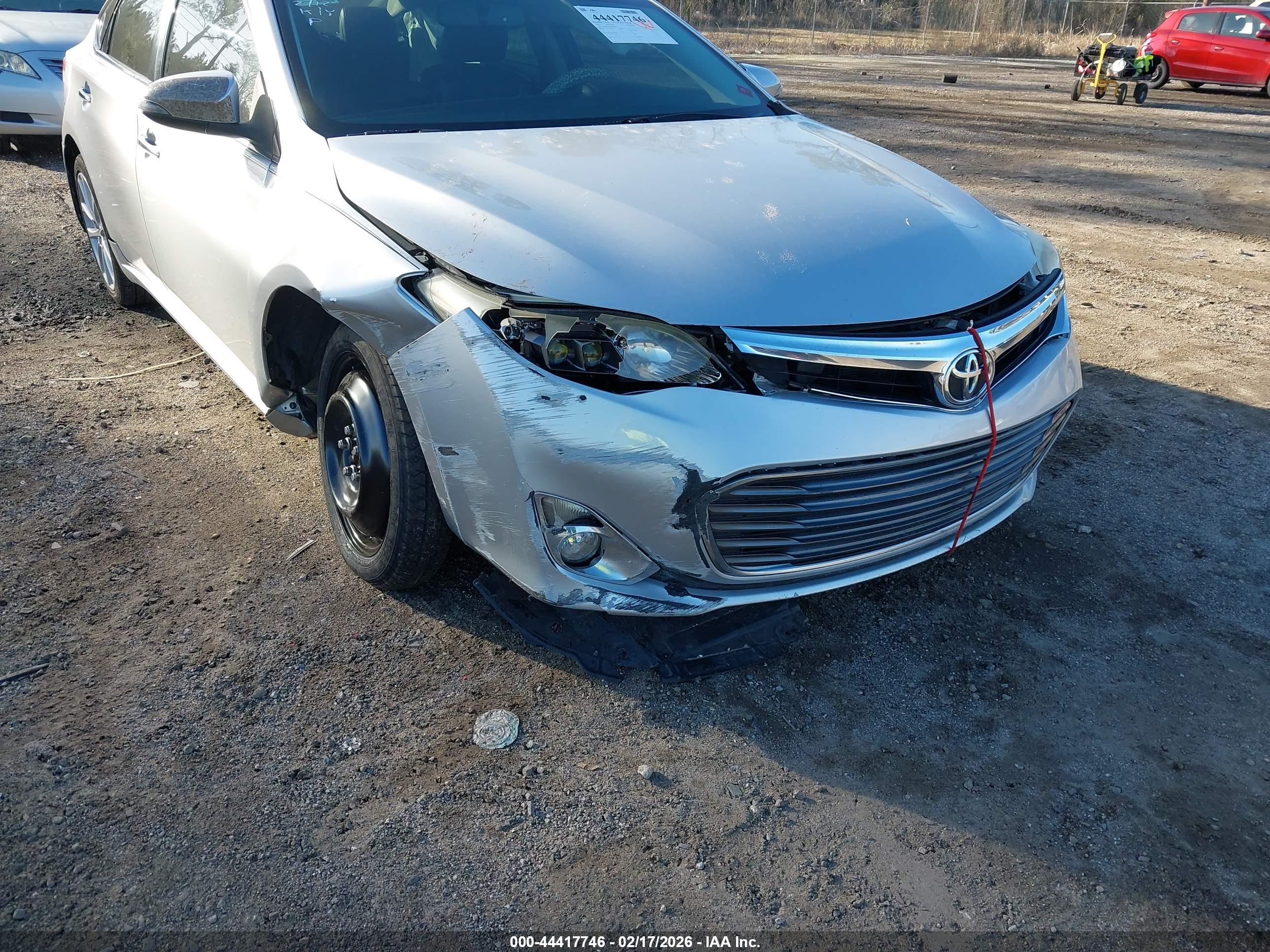TOYOTA AVALON image 6