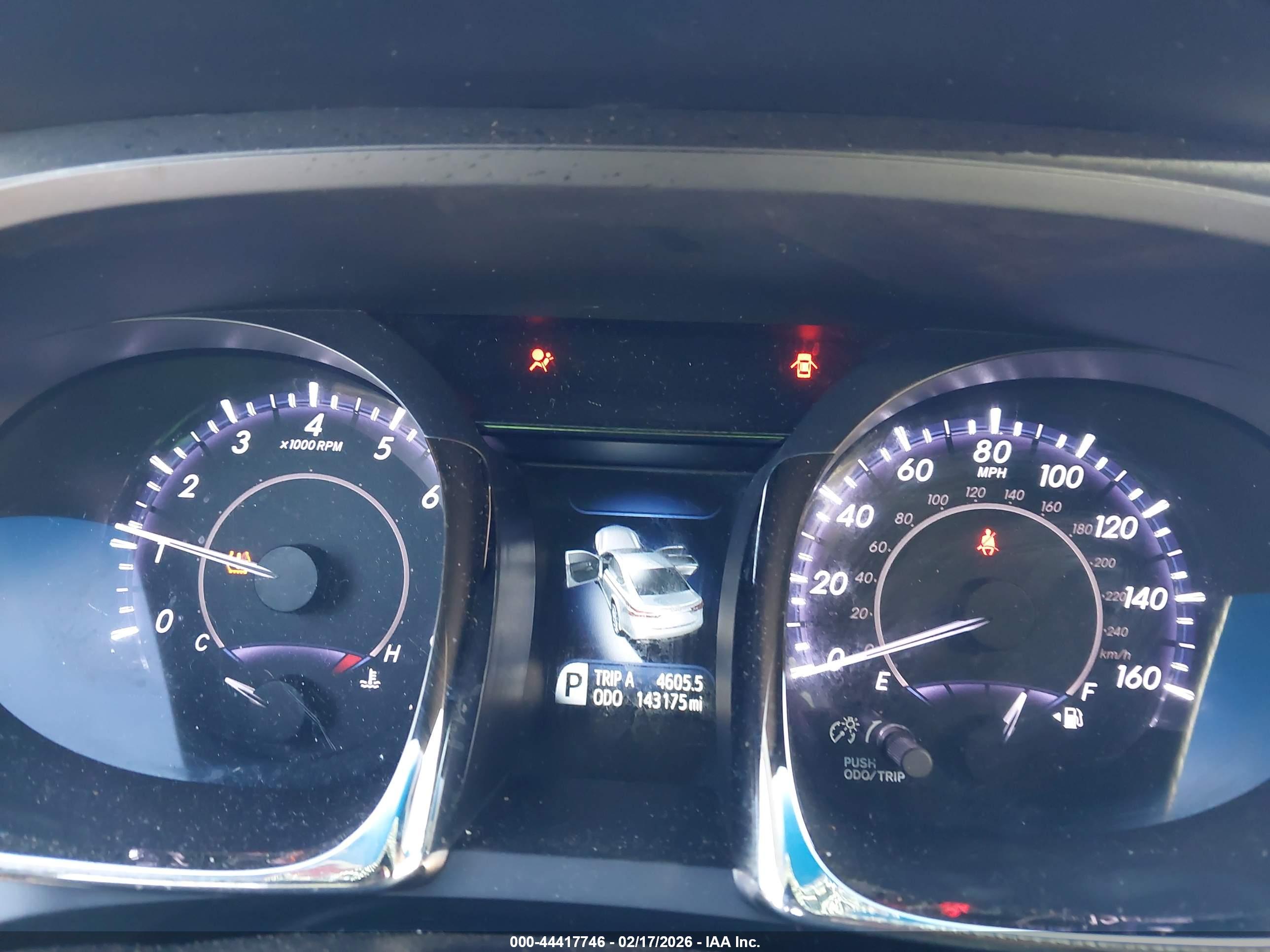 TOYOTA AVALON image 7