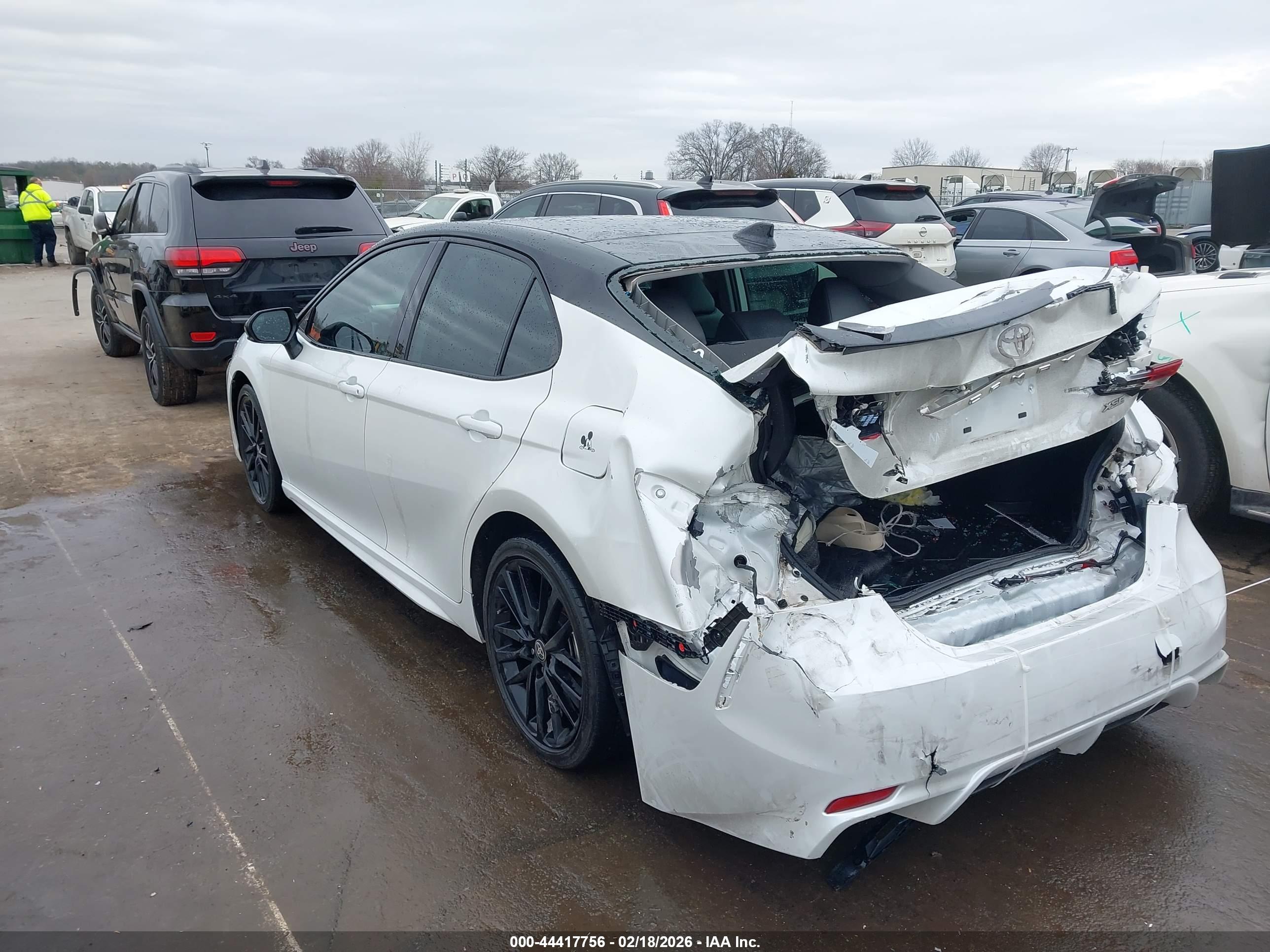 TOYOTA CAMRY image 3