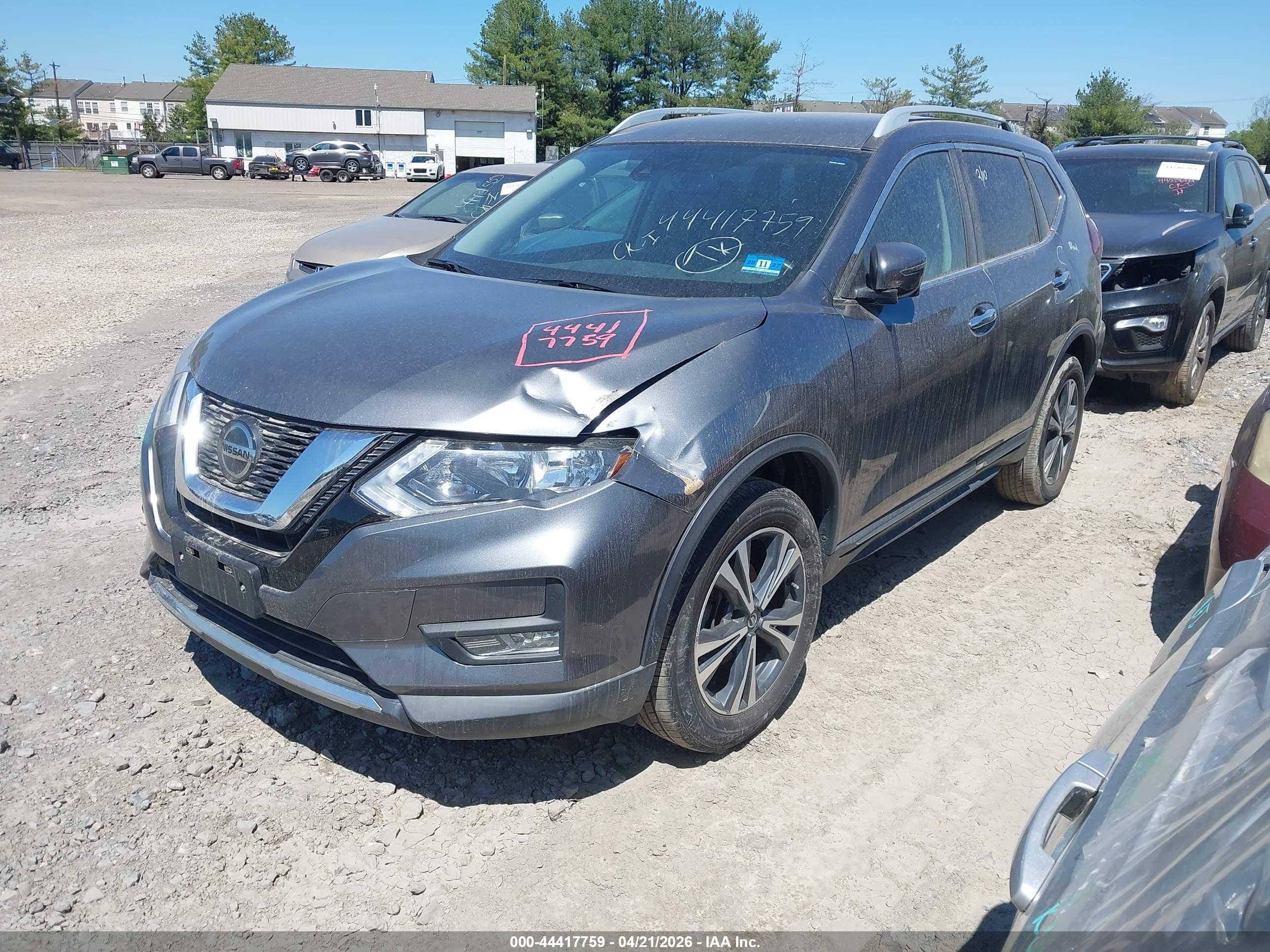 NISSAN ROGUE image 2
