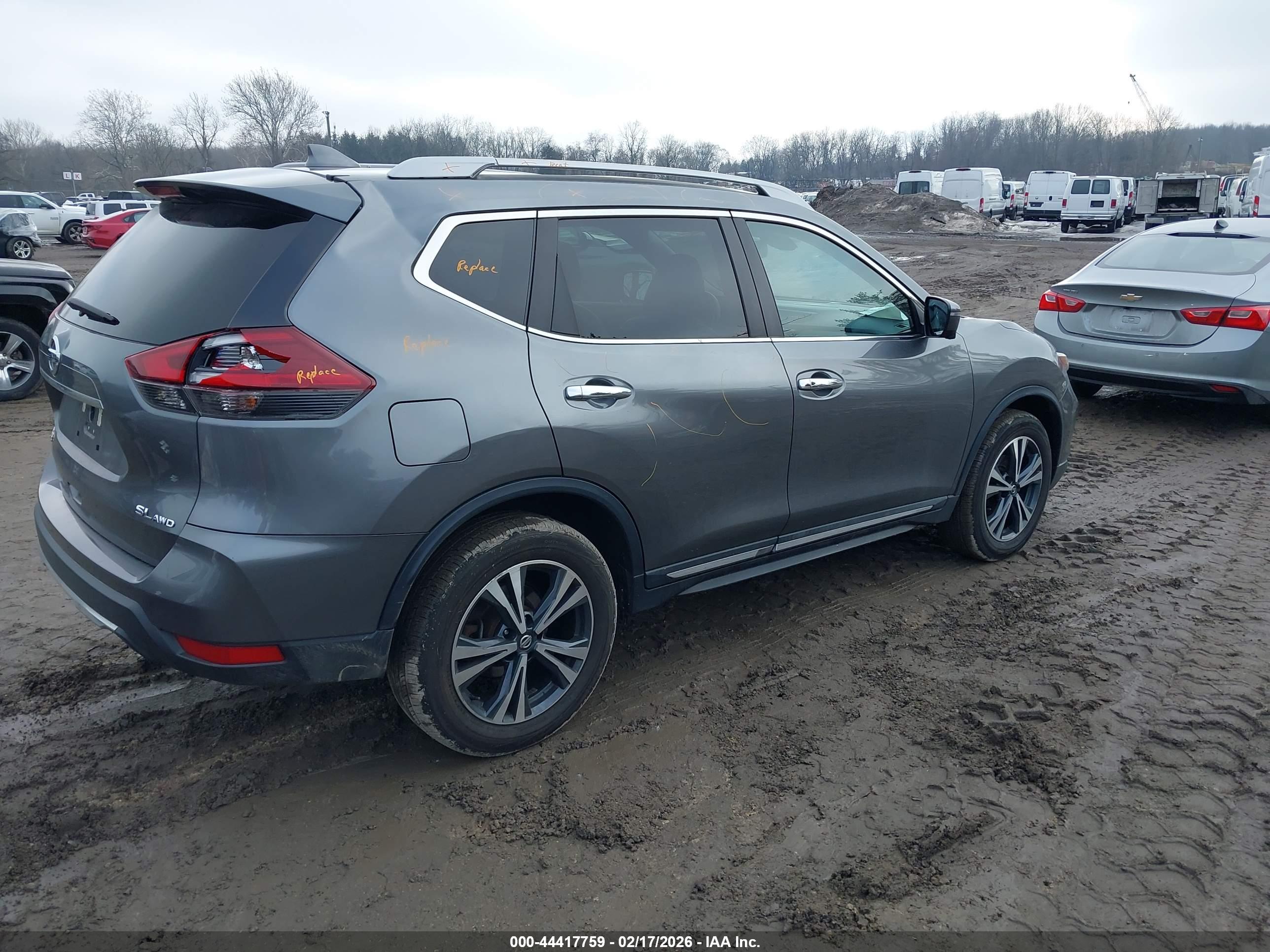 NISSAN ROGUE image 4