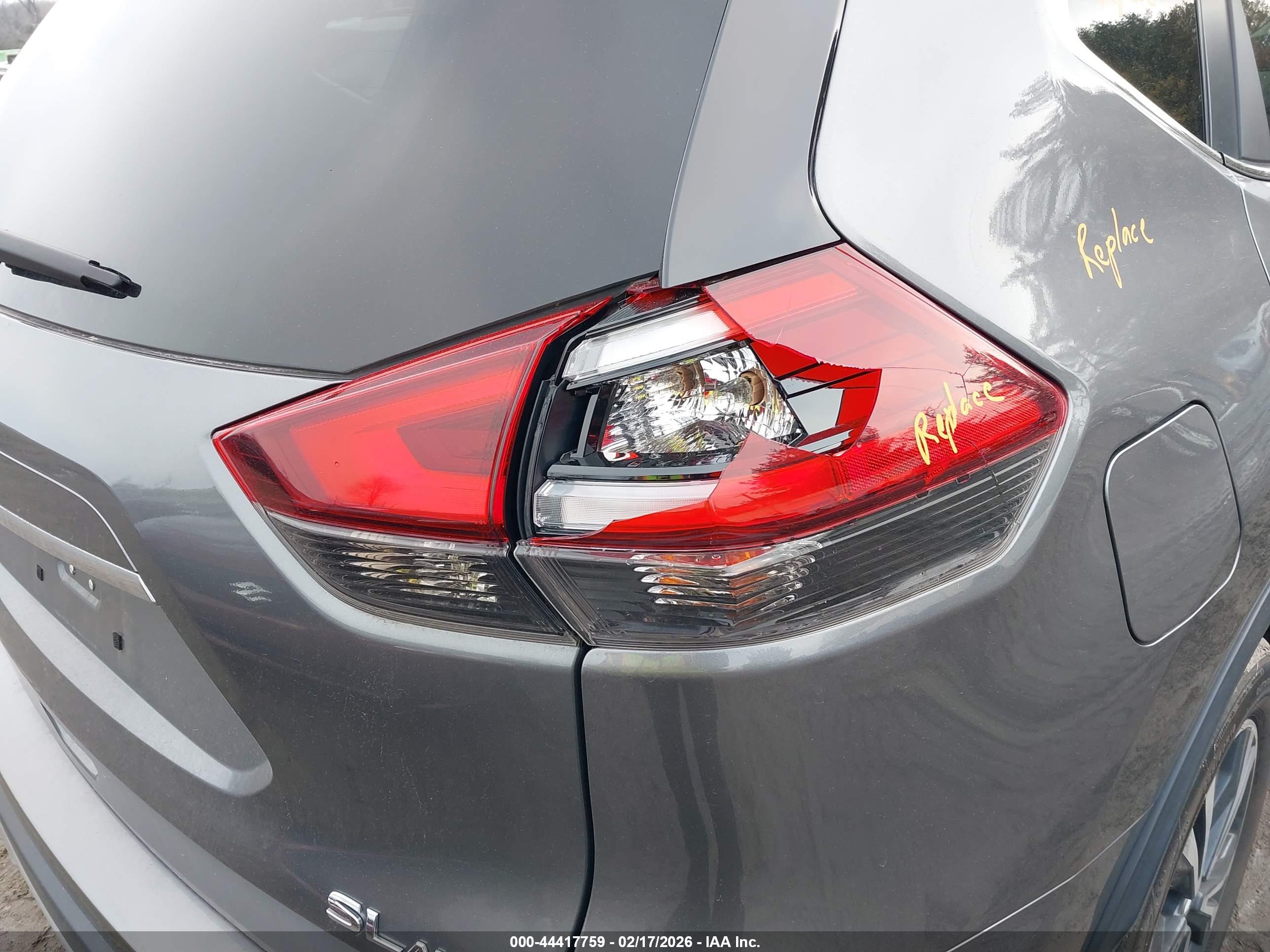 NISSAN ROGUE image 6