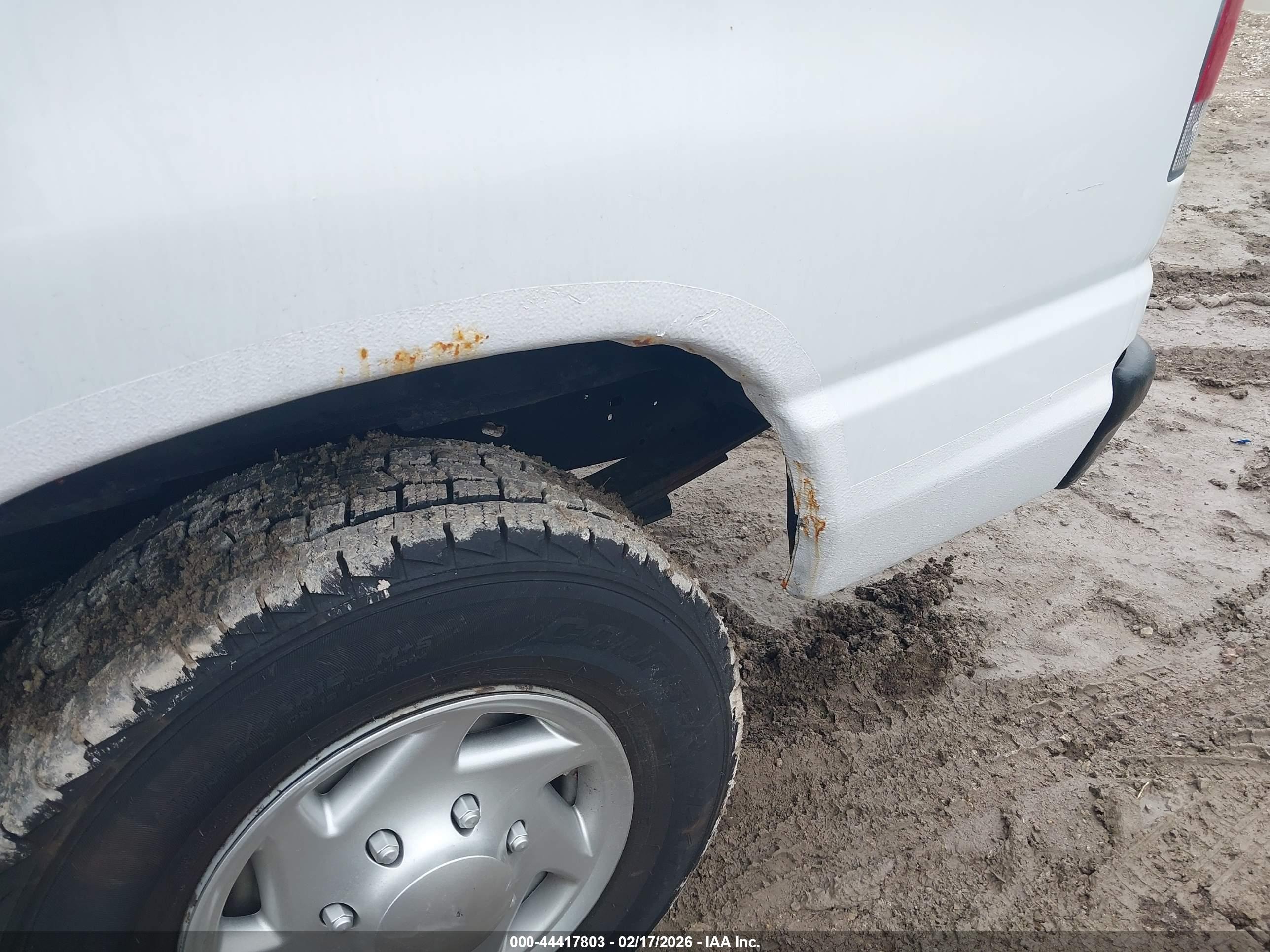 FORD E-250 image 6