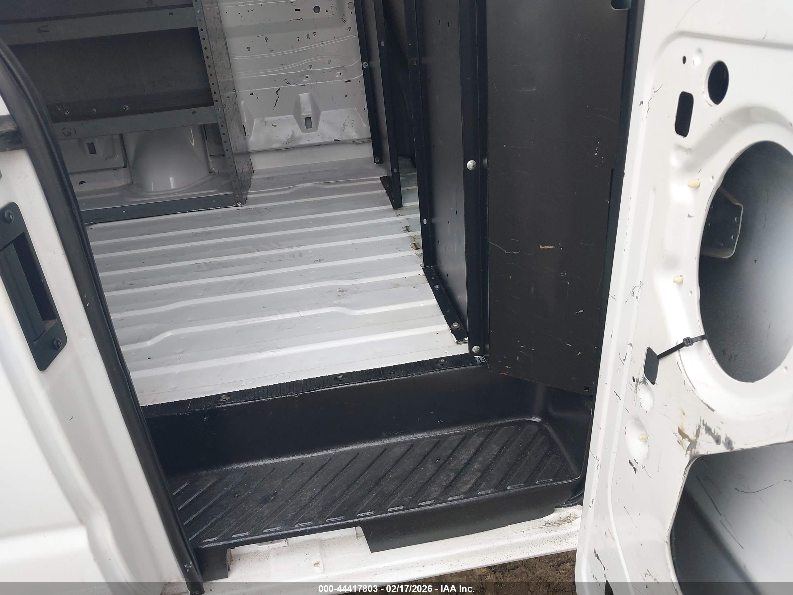 FORD E-250 image 8