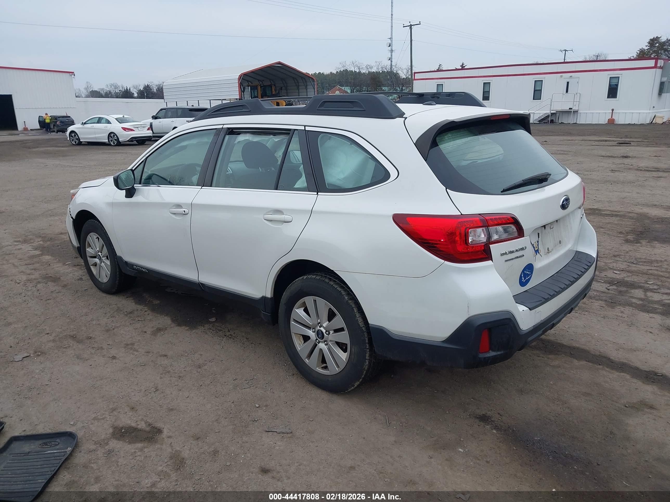 SUBARU OUTBACK image 3
