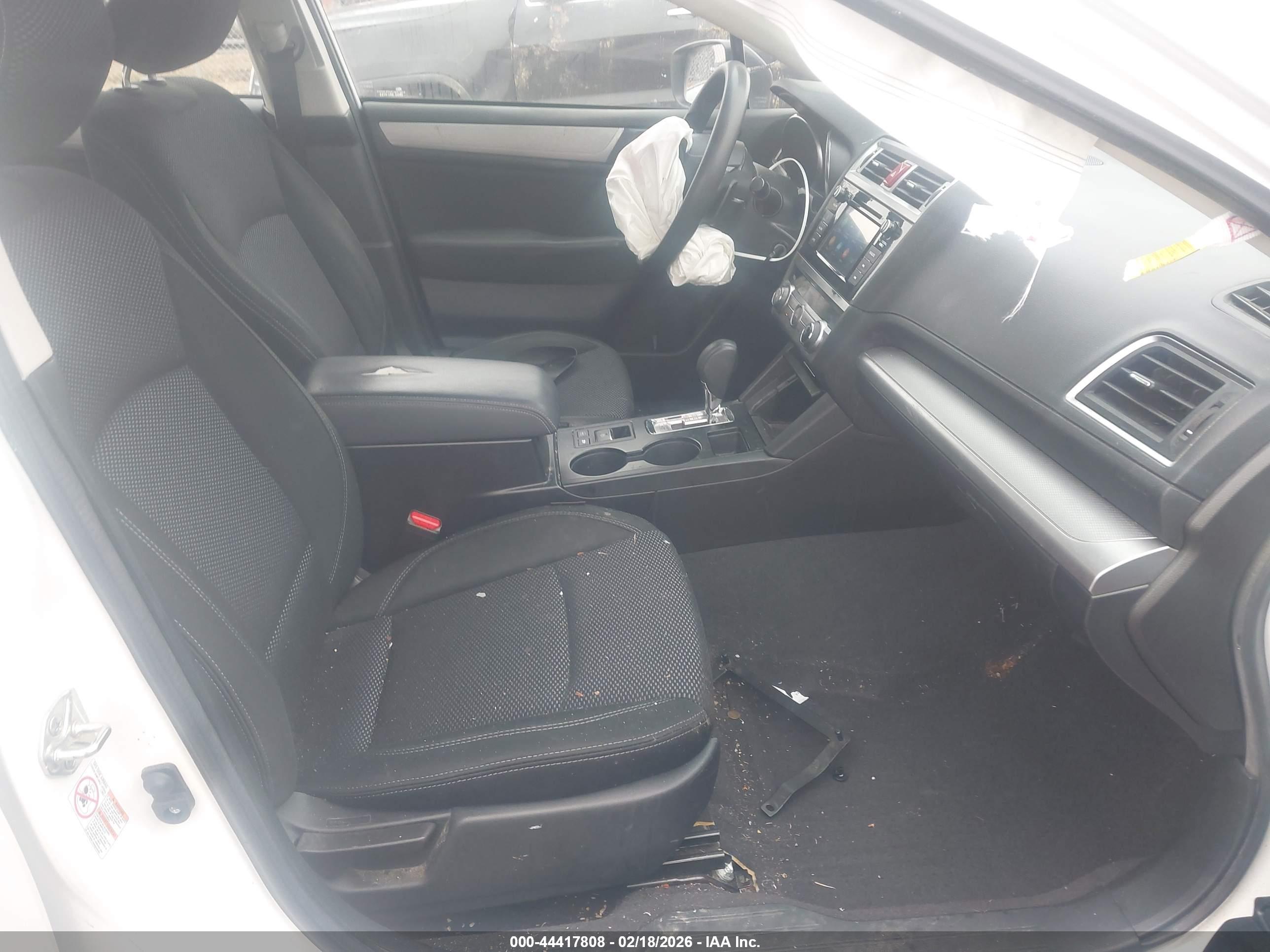 SUBARU OUTBACK image 5