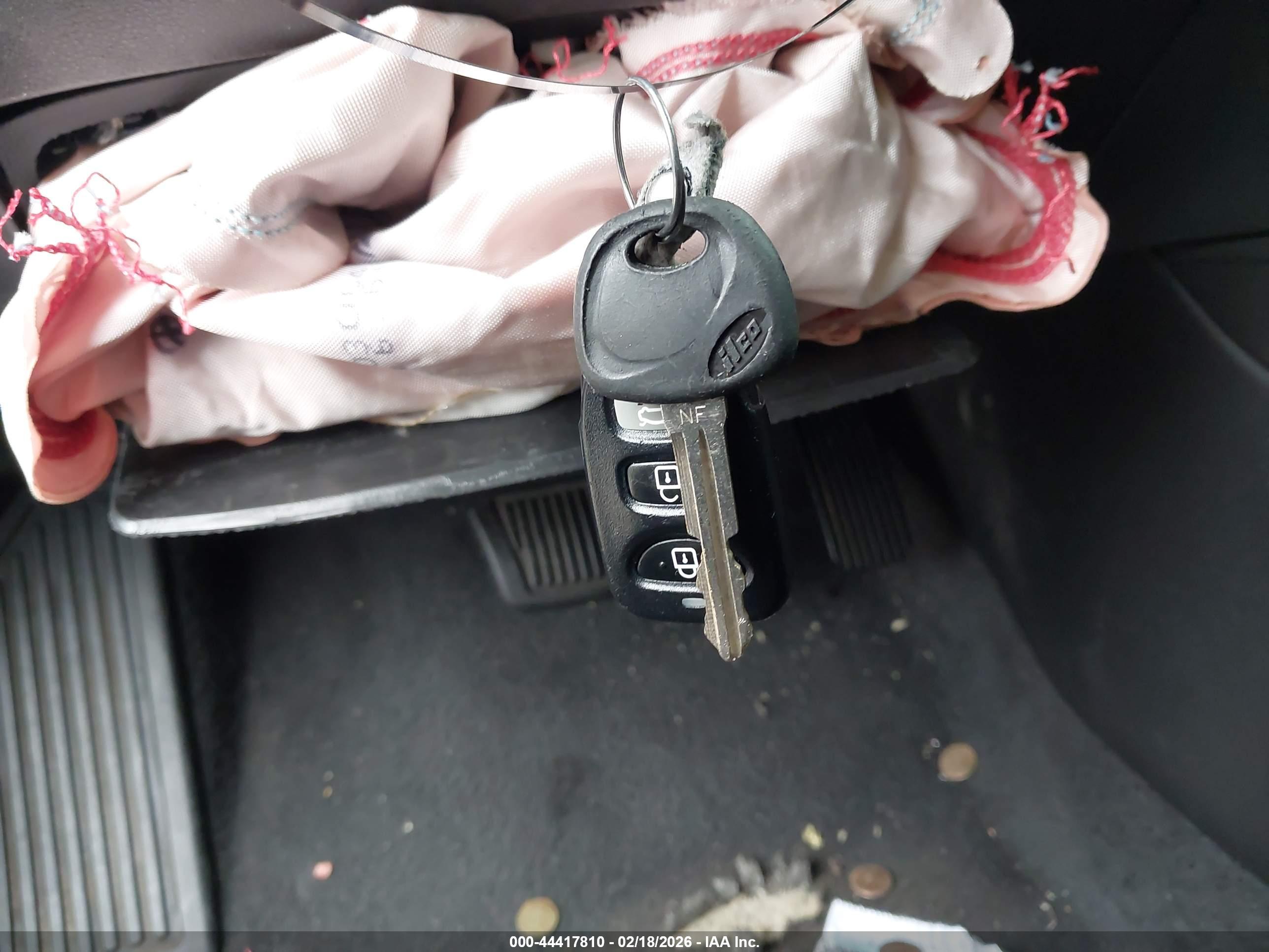 HYUNDAI ELANTRA image 11