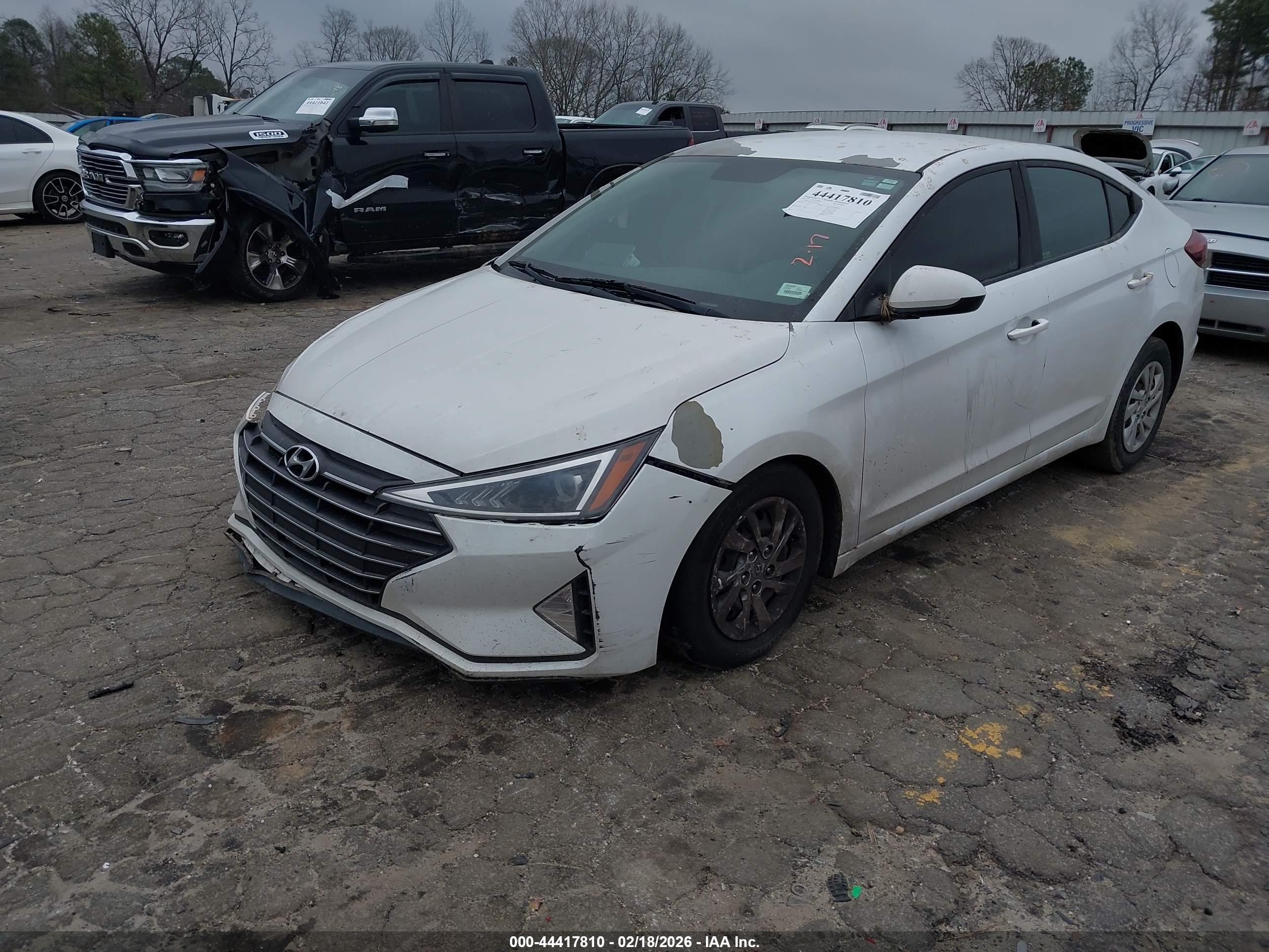 HYUNDAI ELANTRA image 2