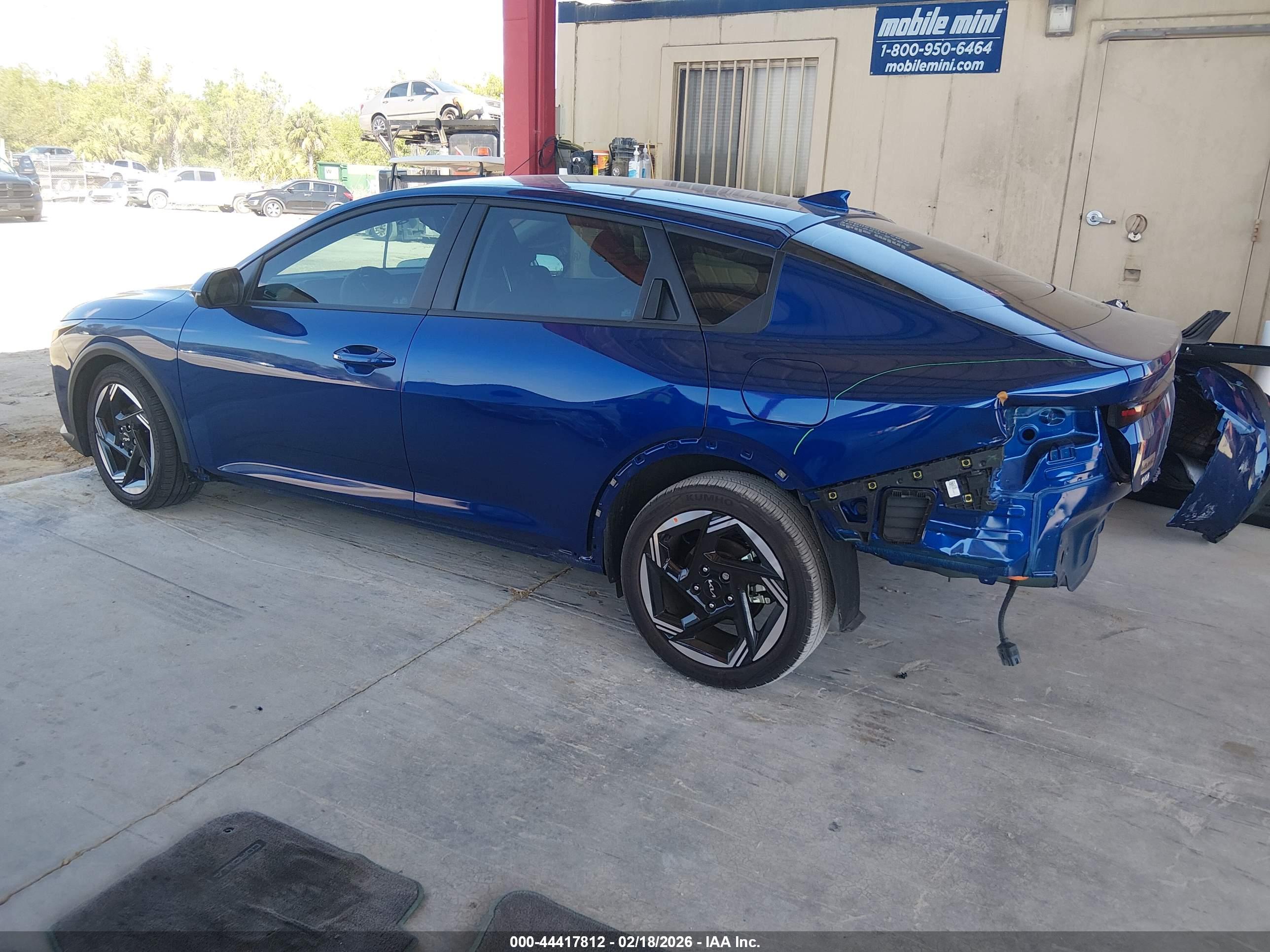 KIA K4 image 3