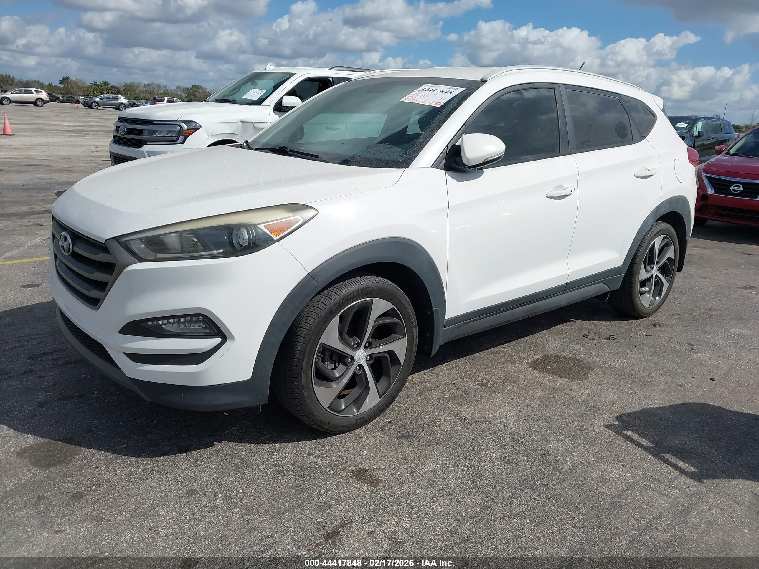HYUNDAI TUCSON image 2