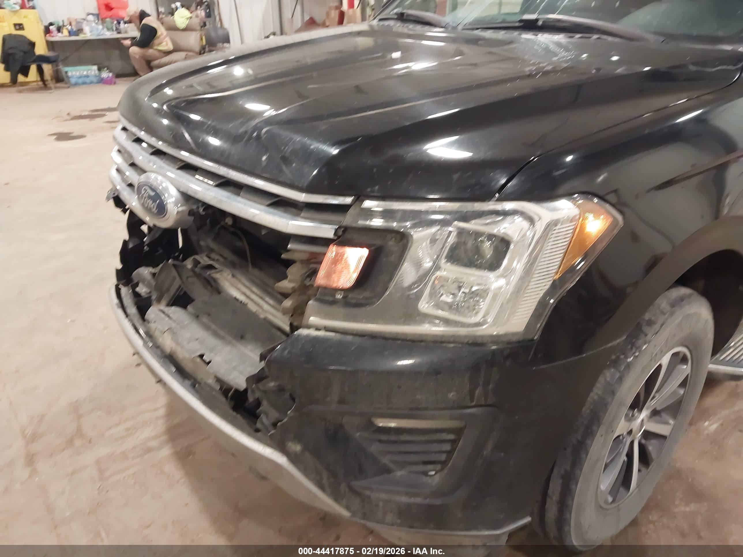 FORD EXPEDITION image 6