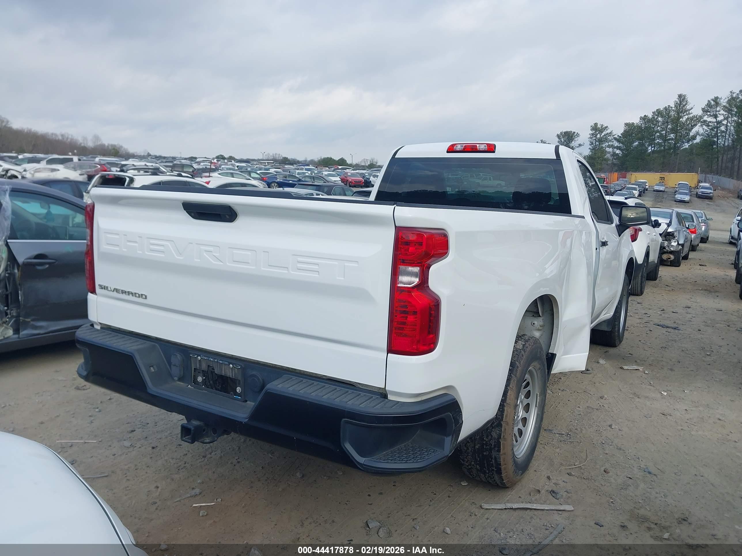 CHEVROLET SILVERADO image 4