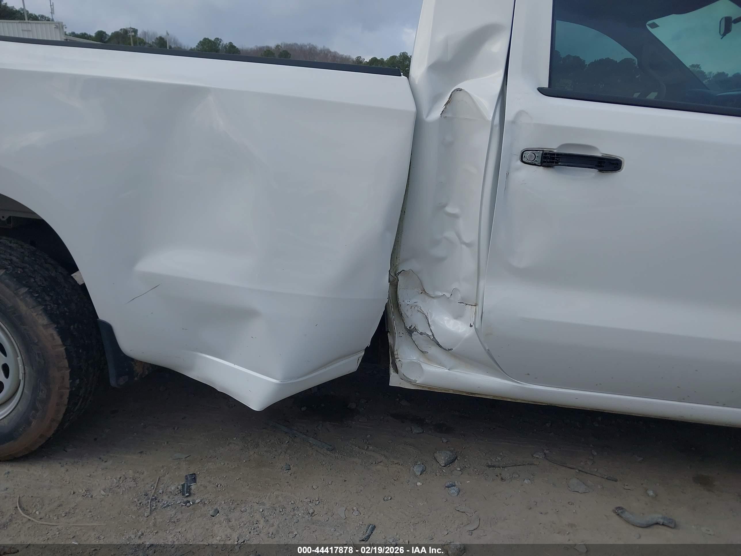 CHEVROLET SILVERADO image 6
