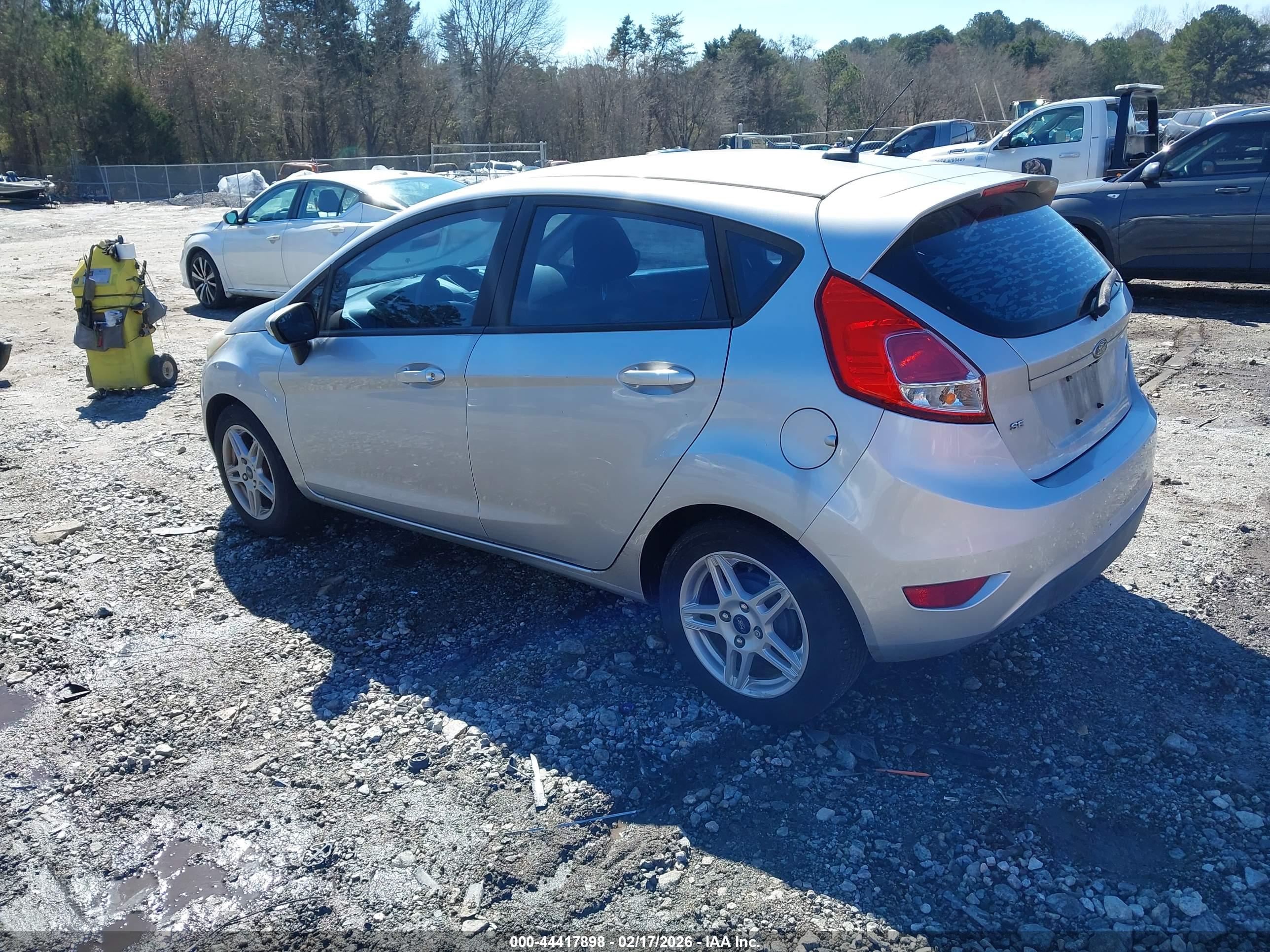 FORD FIESTA image 3